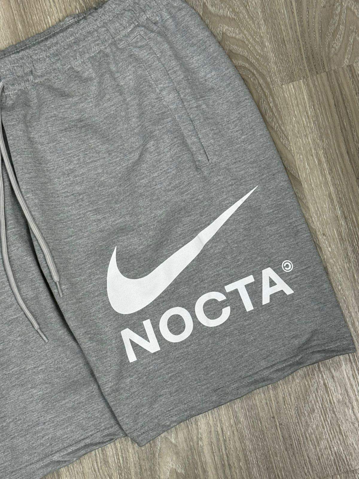 SHORTS MOLETOM NK SWOOSH X NOCTA - CINZA