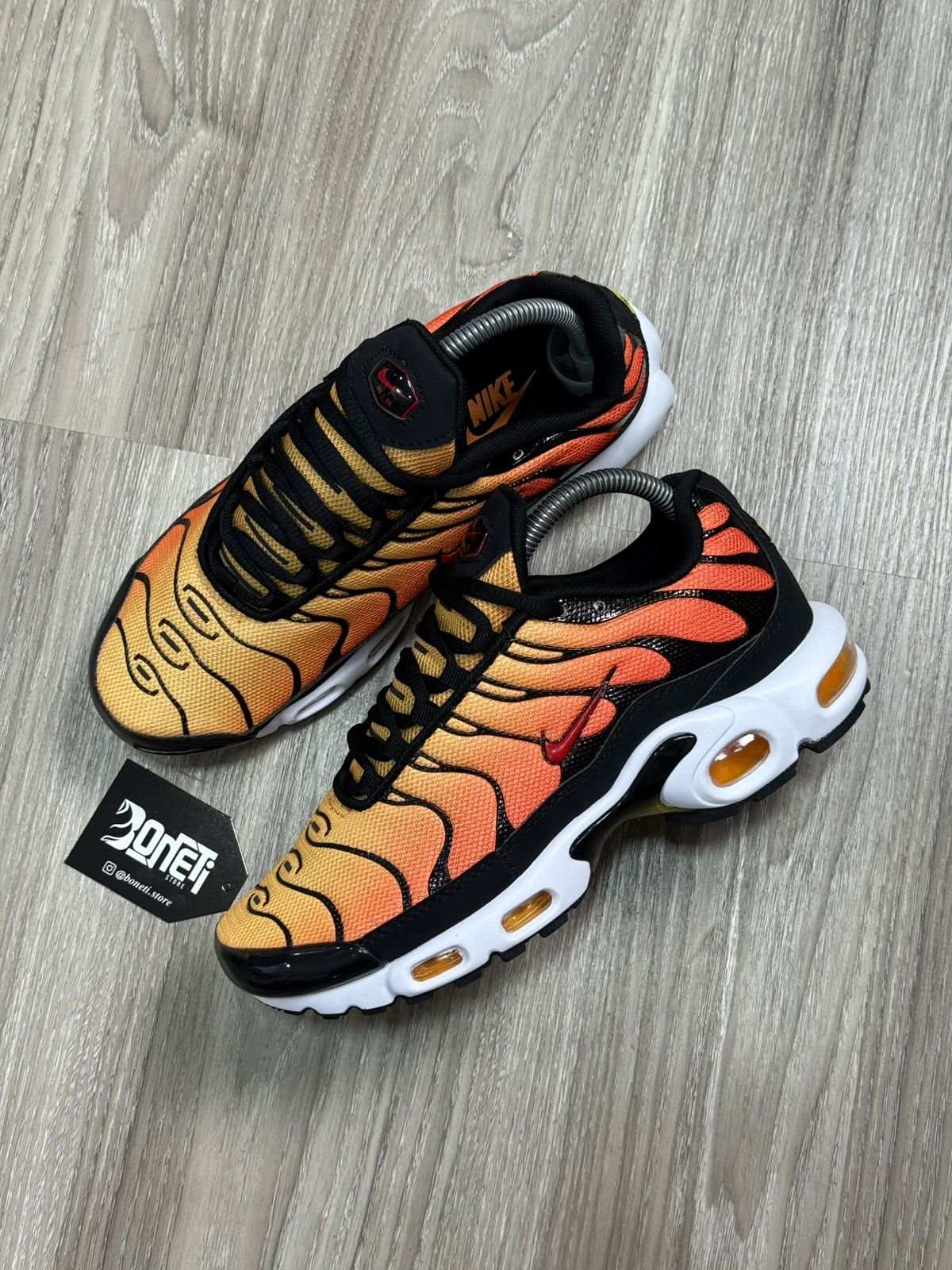 TÊNIS NK AIR MAX PLUS TN - SUNSET ORANGE