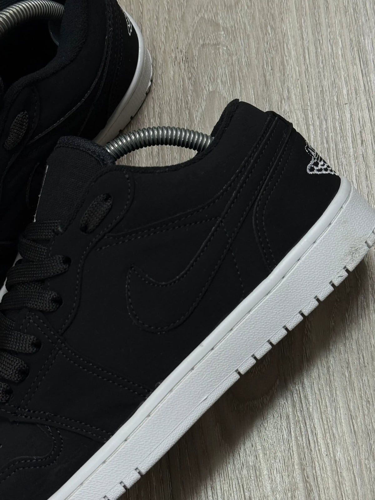 TÊNIS NK JORDAN 1 - PRETO NOBUCK