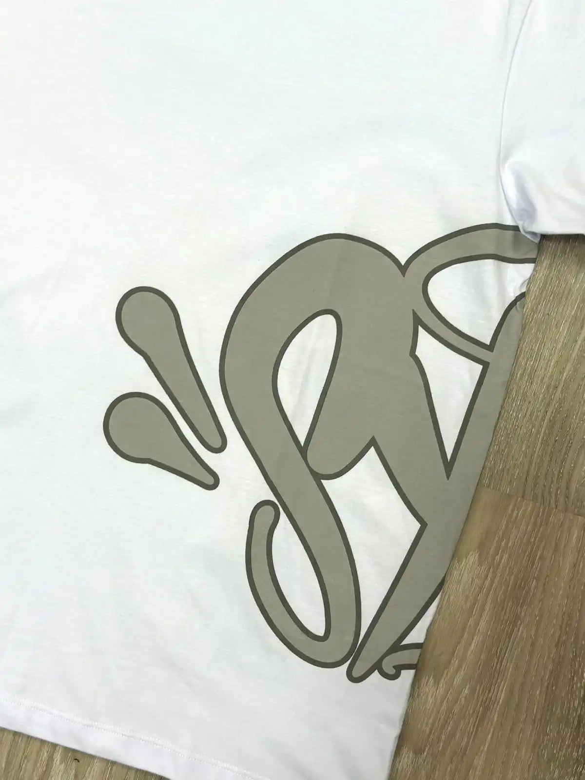 CAMISETA SYNA WORLD LOGO - BRANCA