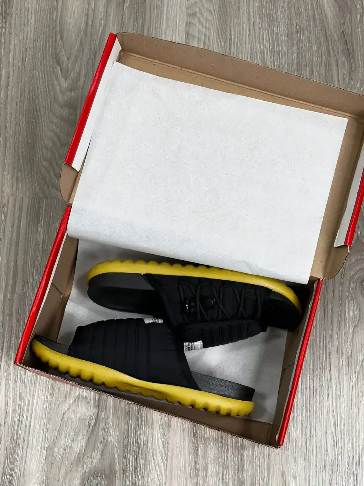 CHINELO SLIDE NK ASUNA 2.0 - PRETO/DOURADO