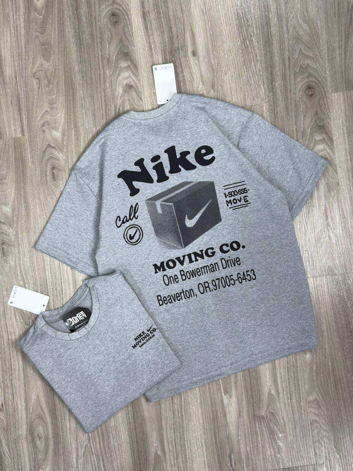 CAMISETA OVERSIZED NK MOVING CO - CINZA