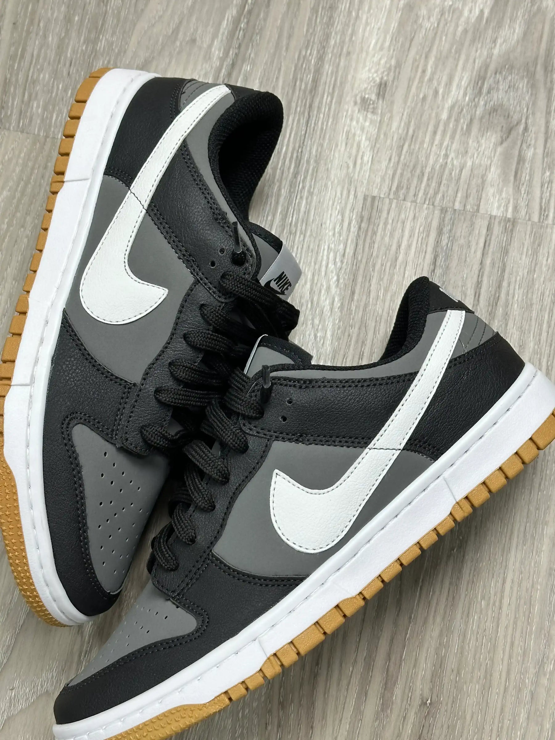 TÊNIS NIKE DUNK - GRAFITE