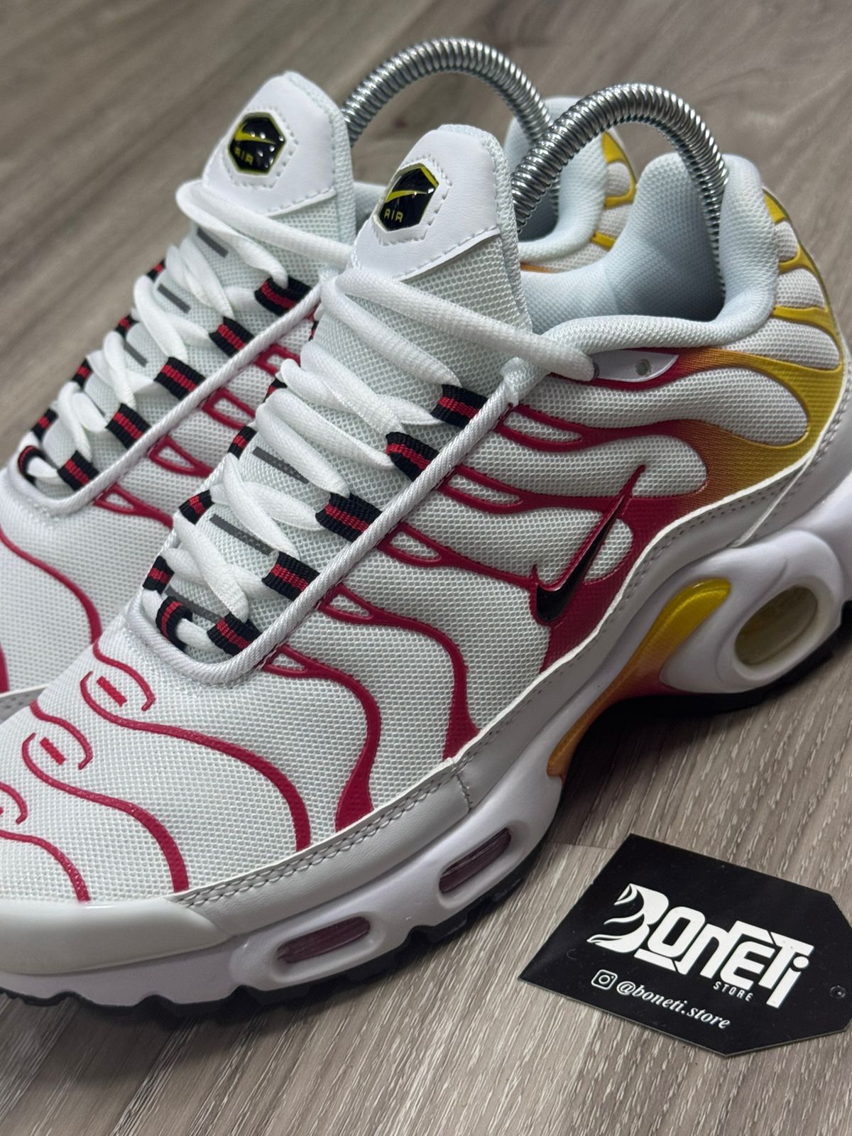 TÊNIS NK AIR MAX PLUS TN - SUNBURN