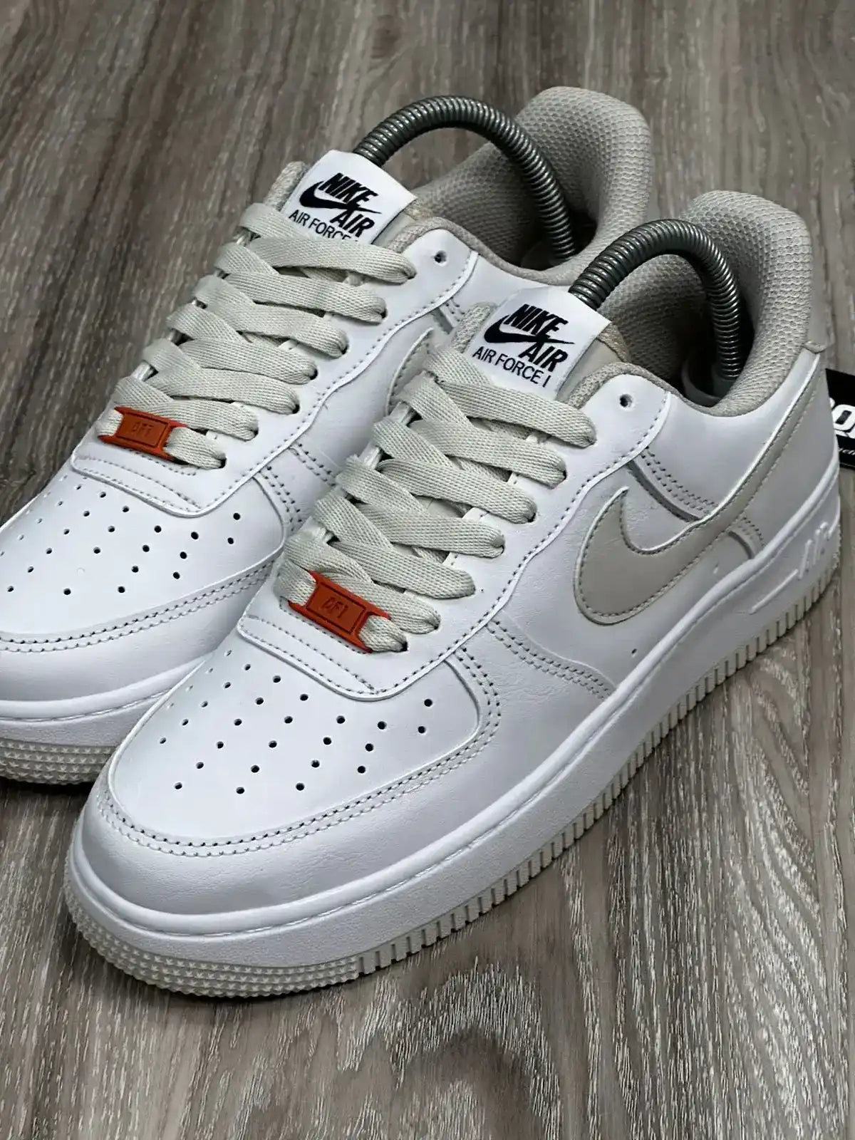 TÊNIS NK FORCE 1 - OFFWHITE E BRANCO