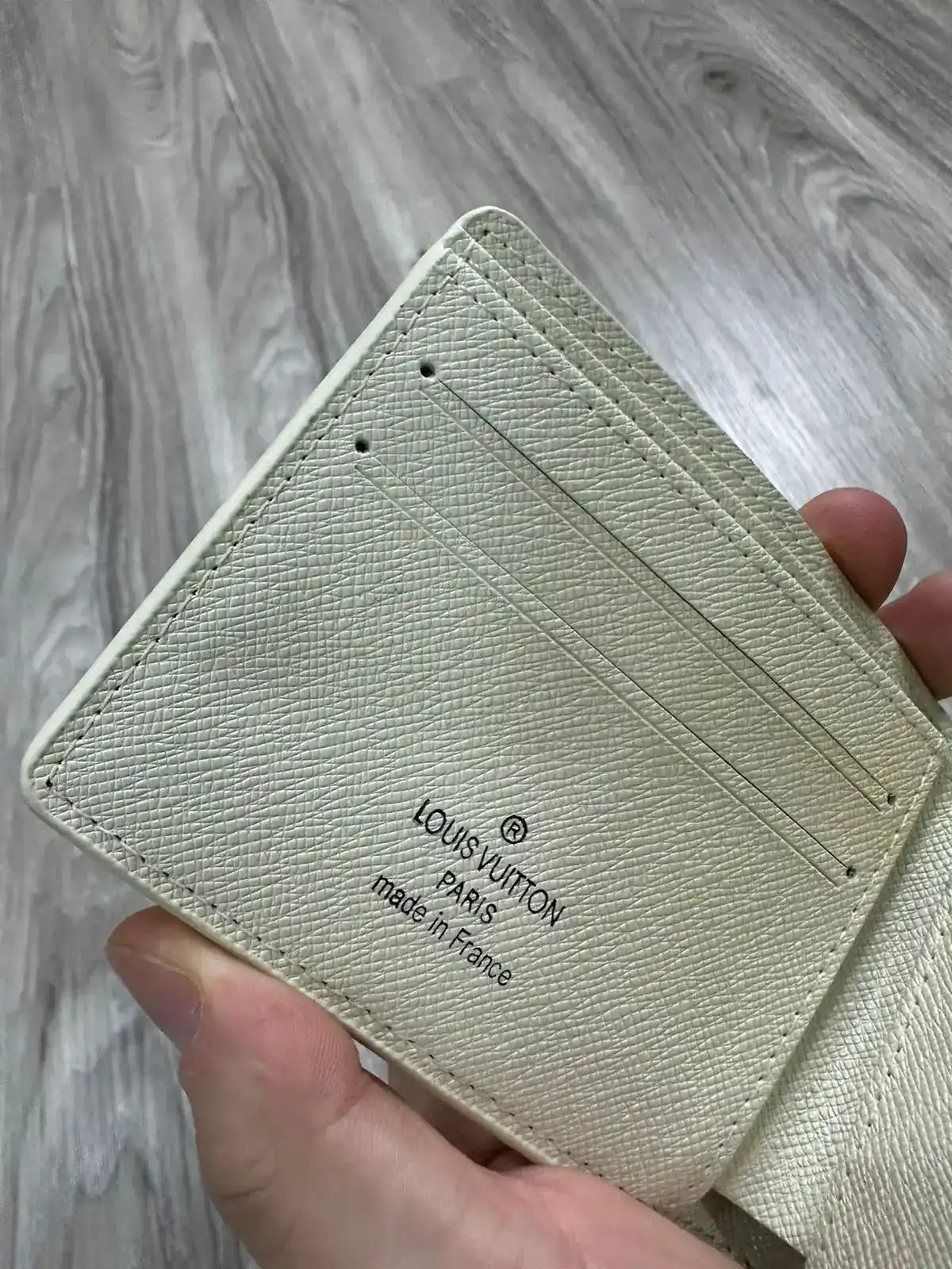 CARTEIRA LV XADREZ - CREME