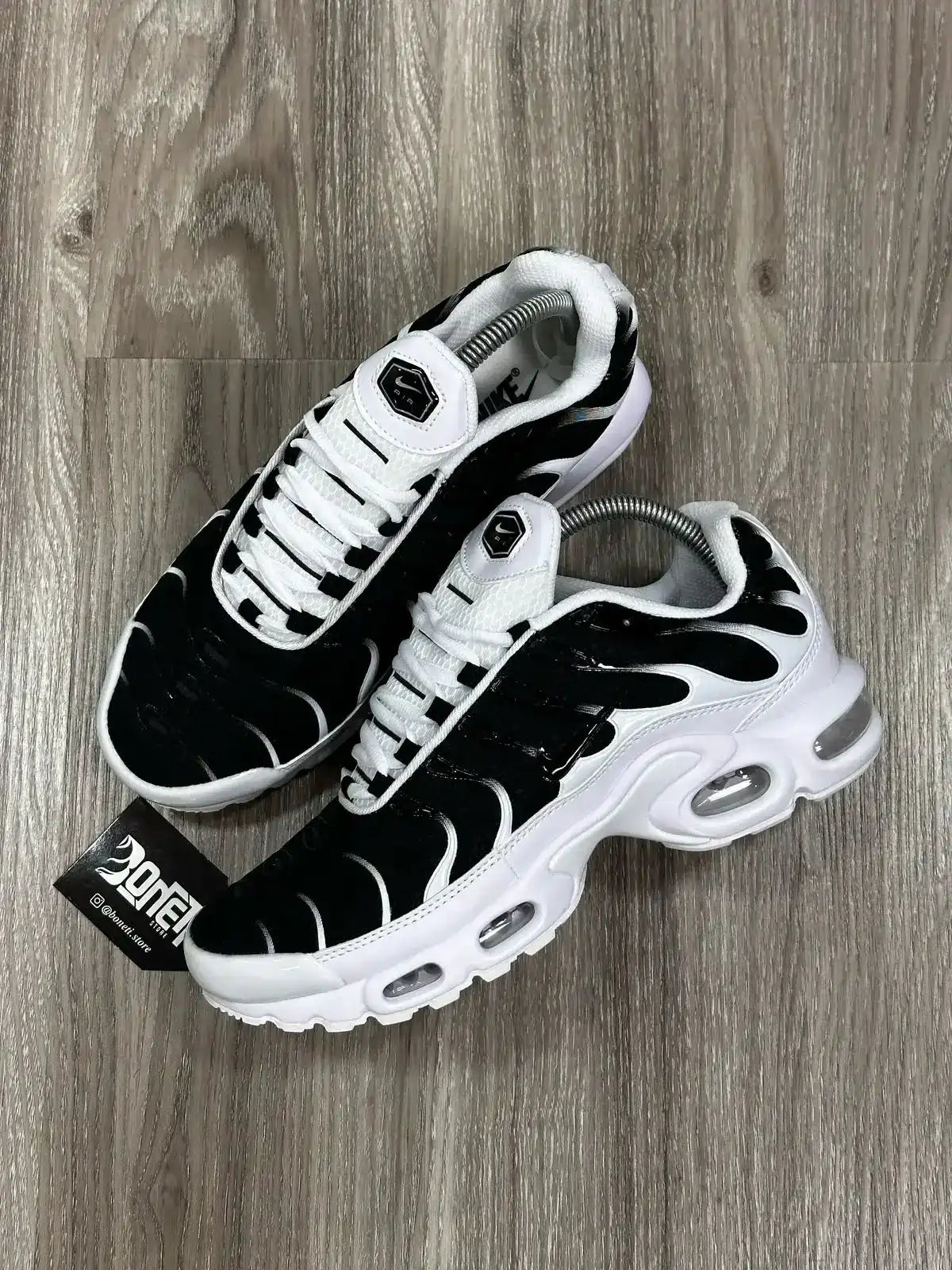 TÊNIS NK AIR MAX PLUS TN - KILLER WHALE