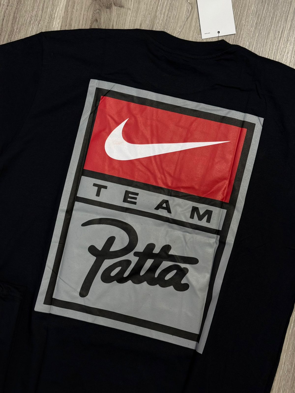 CAMISETA NK X PATTA - PRETA