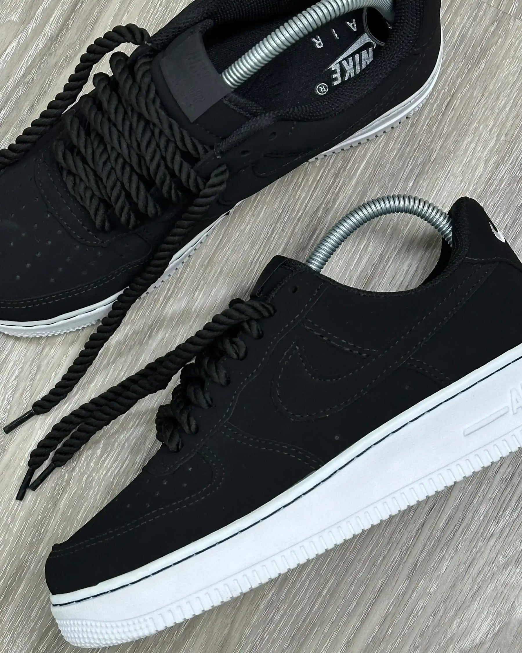 TÊNIS NK AIR FORCE 1 NOBUCK - PRETO