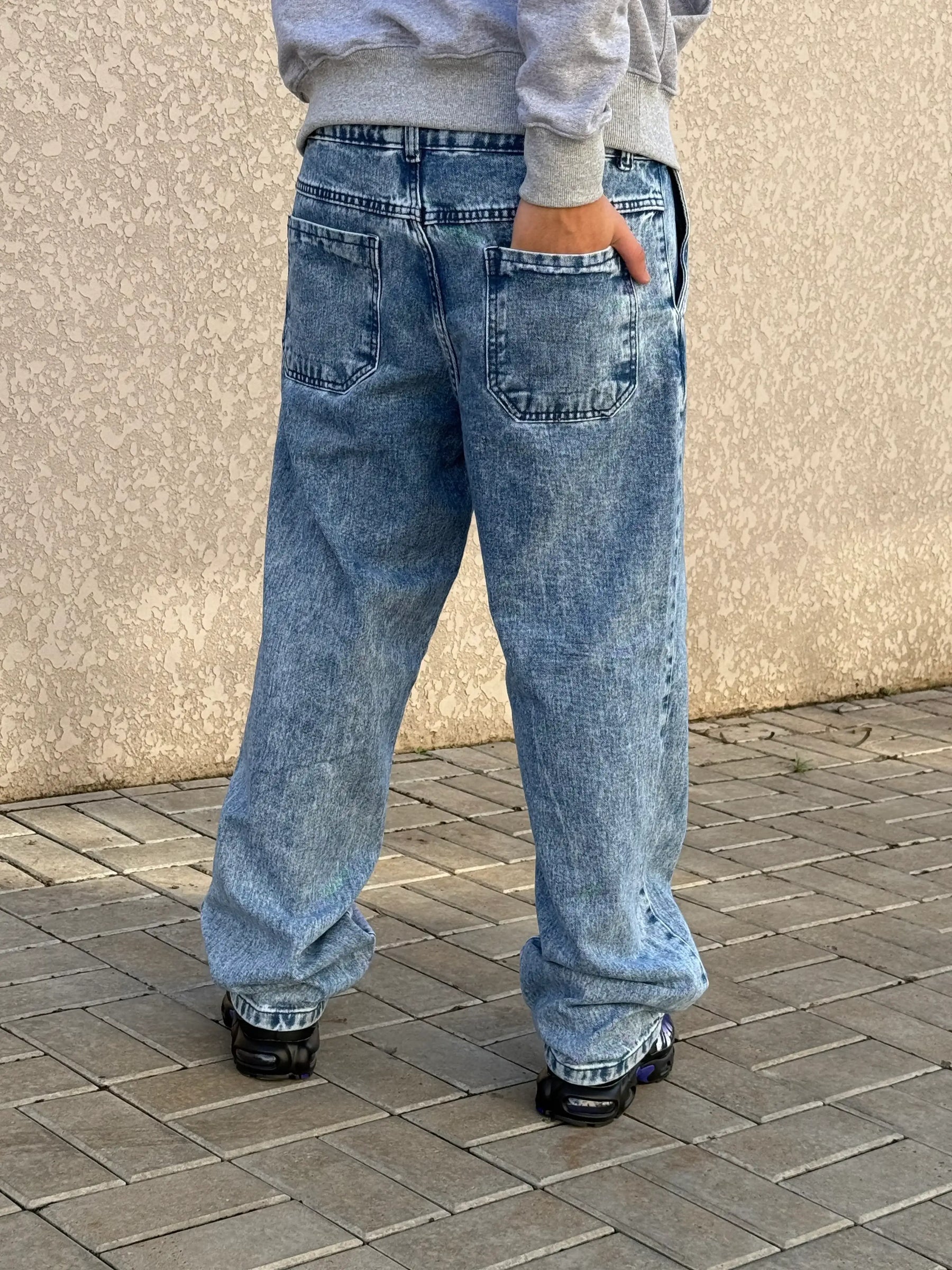 CALÇA JEANS CLARA CORTE RETO LISA