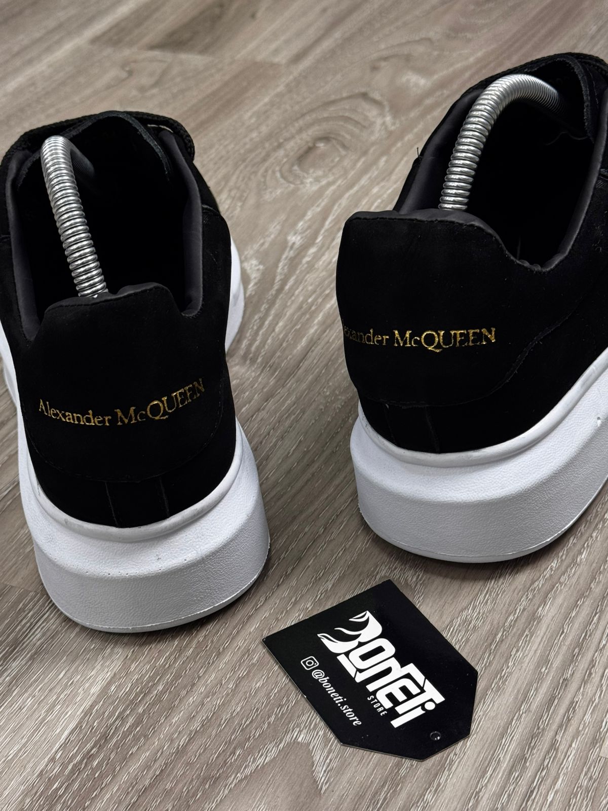 TÊNIS MCQUEEN CAMURÇA - PRETO