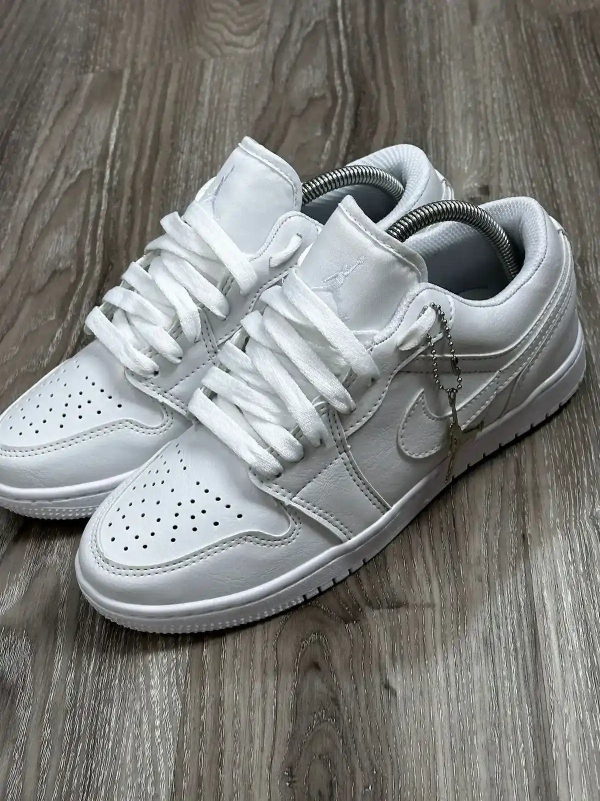 TÊNIS NK JORDAN 1 - BRANCO
