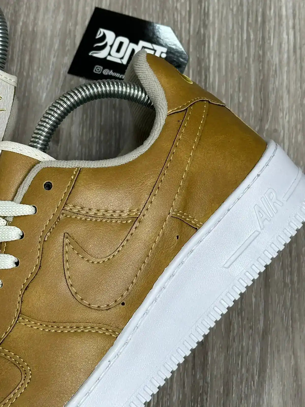 TÊNIS NK AIR FORCE 1 - MUSTARD
