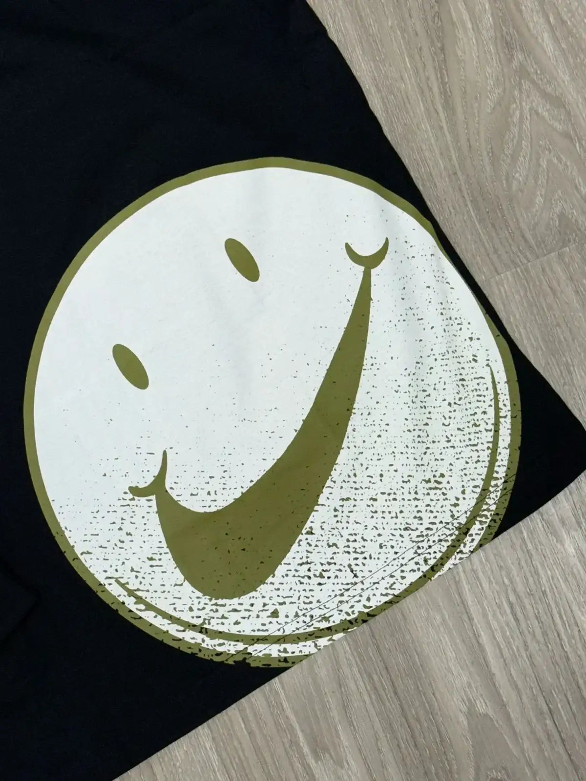 CAMISETA NK SMILE - PRETA