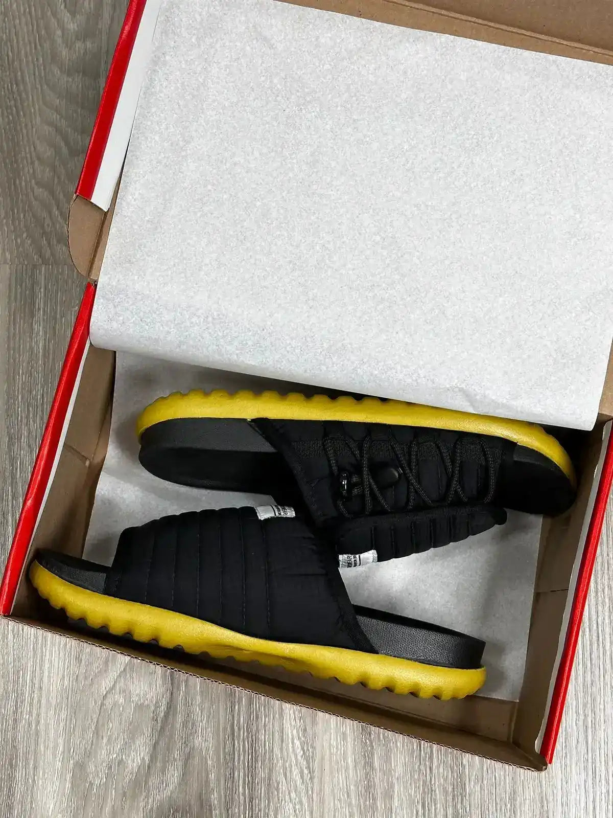 CHINELO SLIDE NK ASUNA 2.0 - PRETO/DOURADO