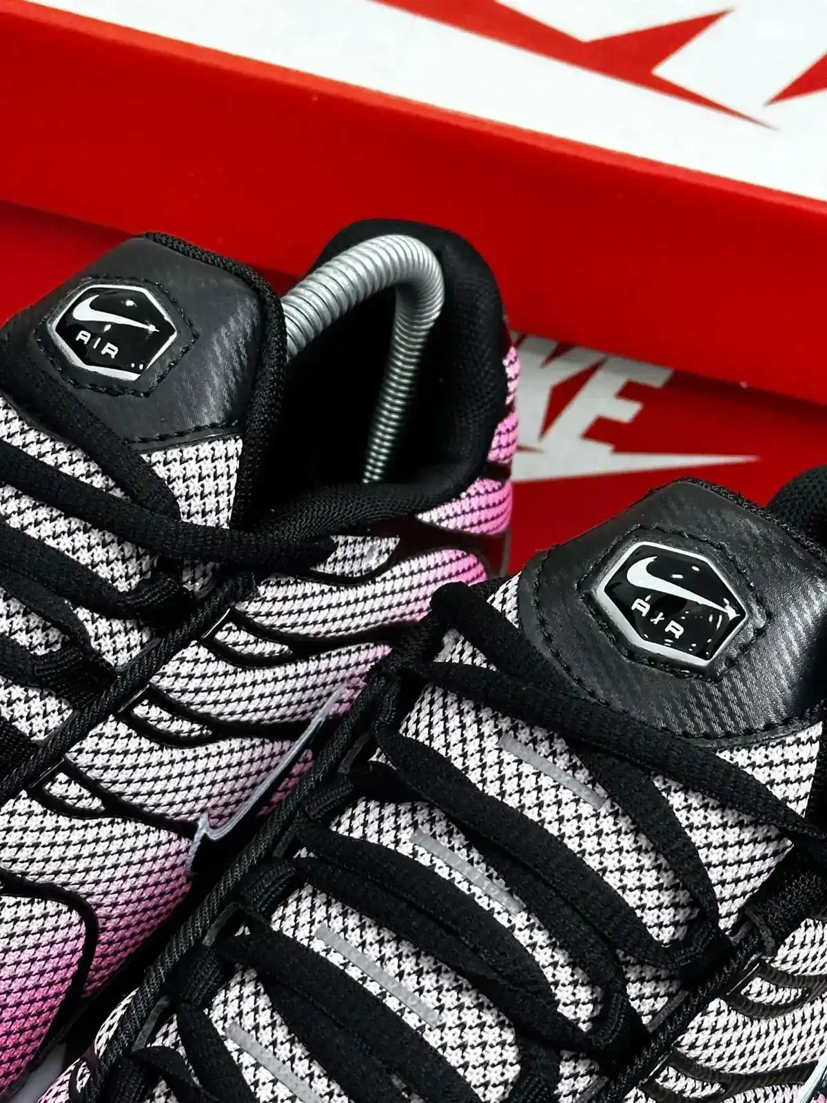 TÊNIS NK AIR MAX PLUS TN SUNSET PULSE