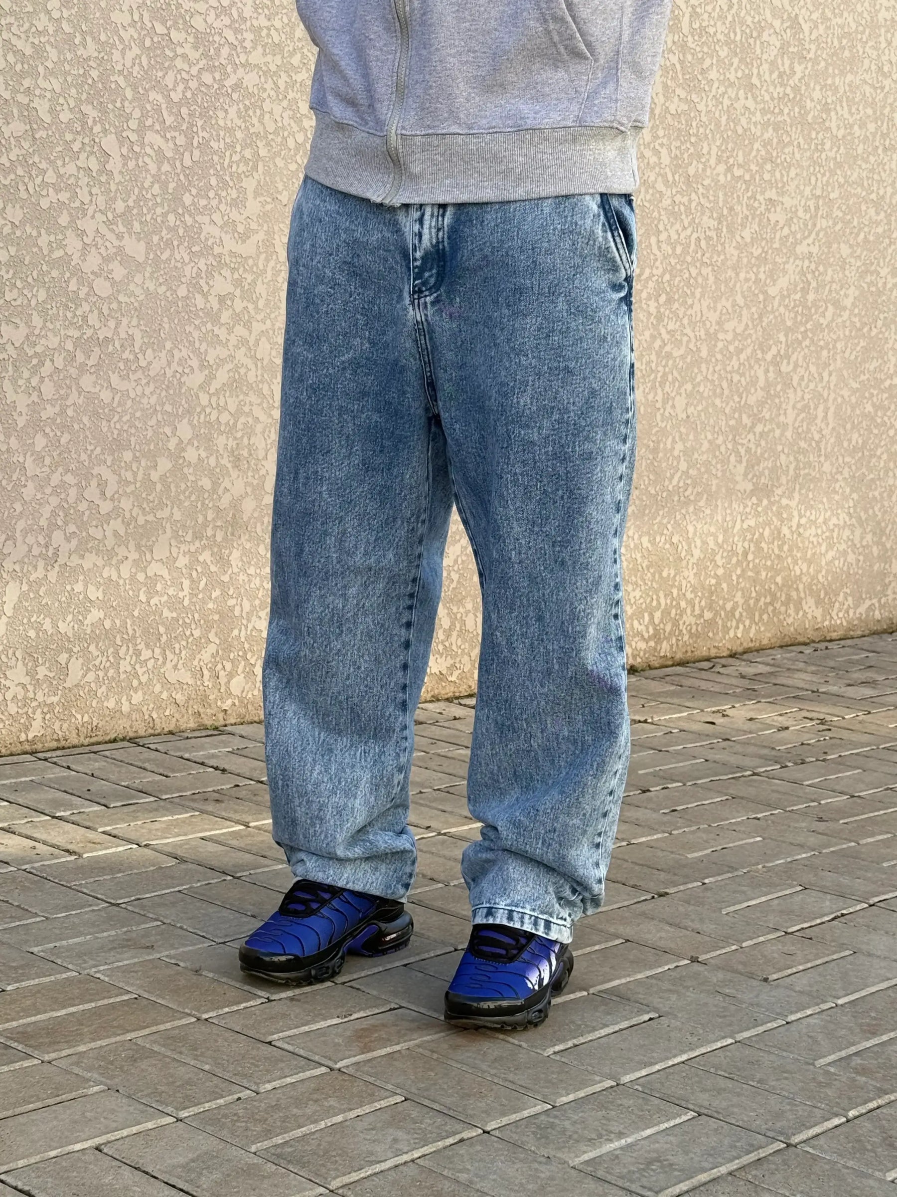 CALÇA JEANS CLARA CORTE RETO LISA