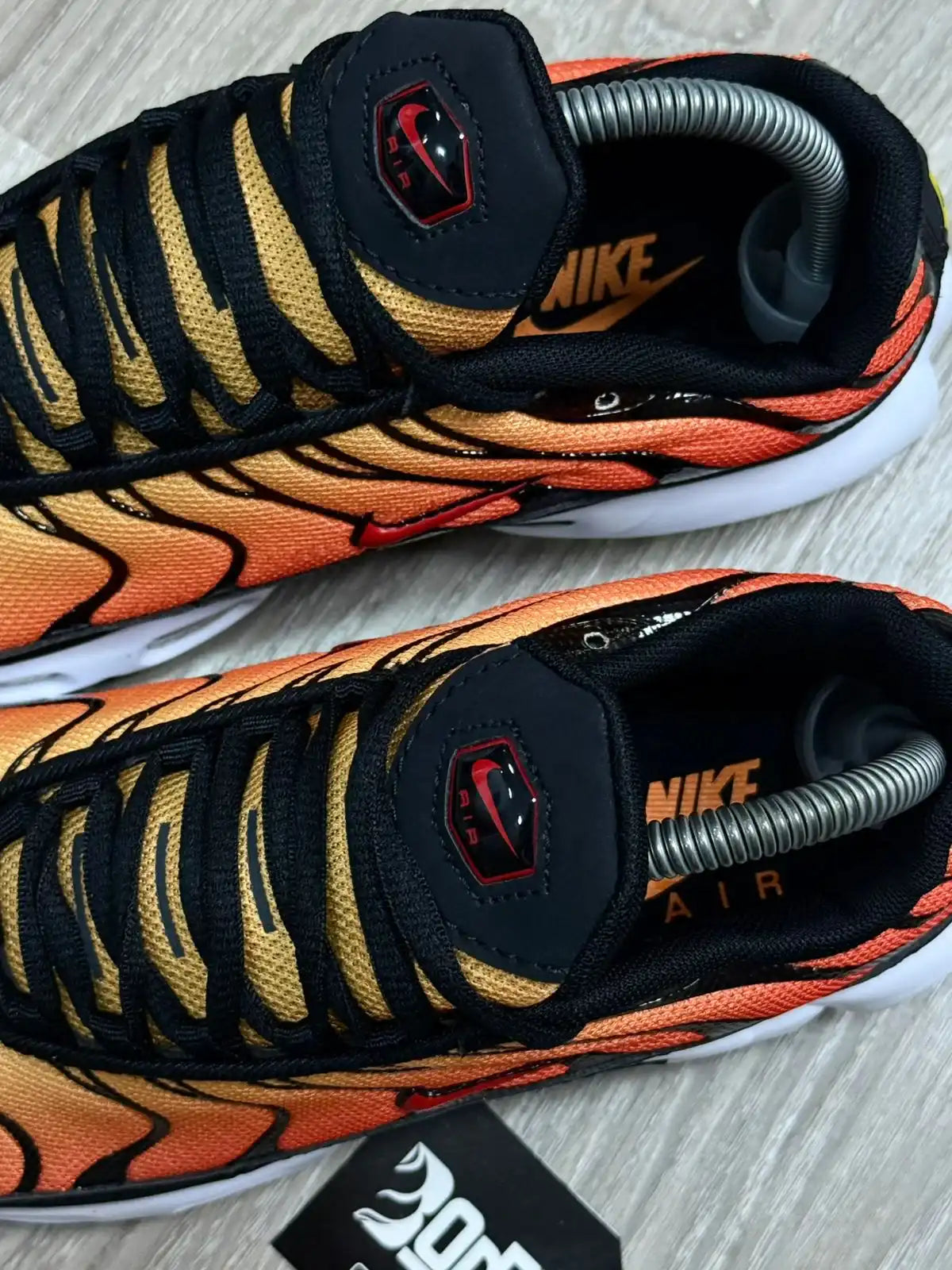 TÊNIS NK AIR MAX PLUS TN - SUNSET ORANGE