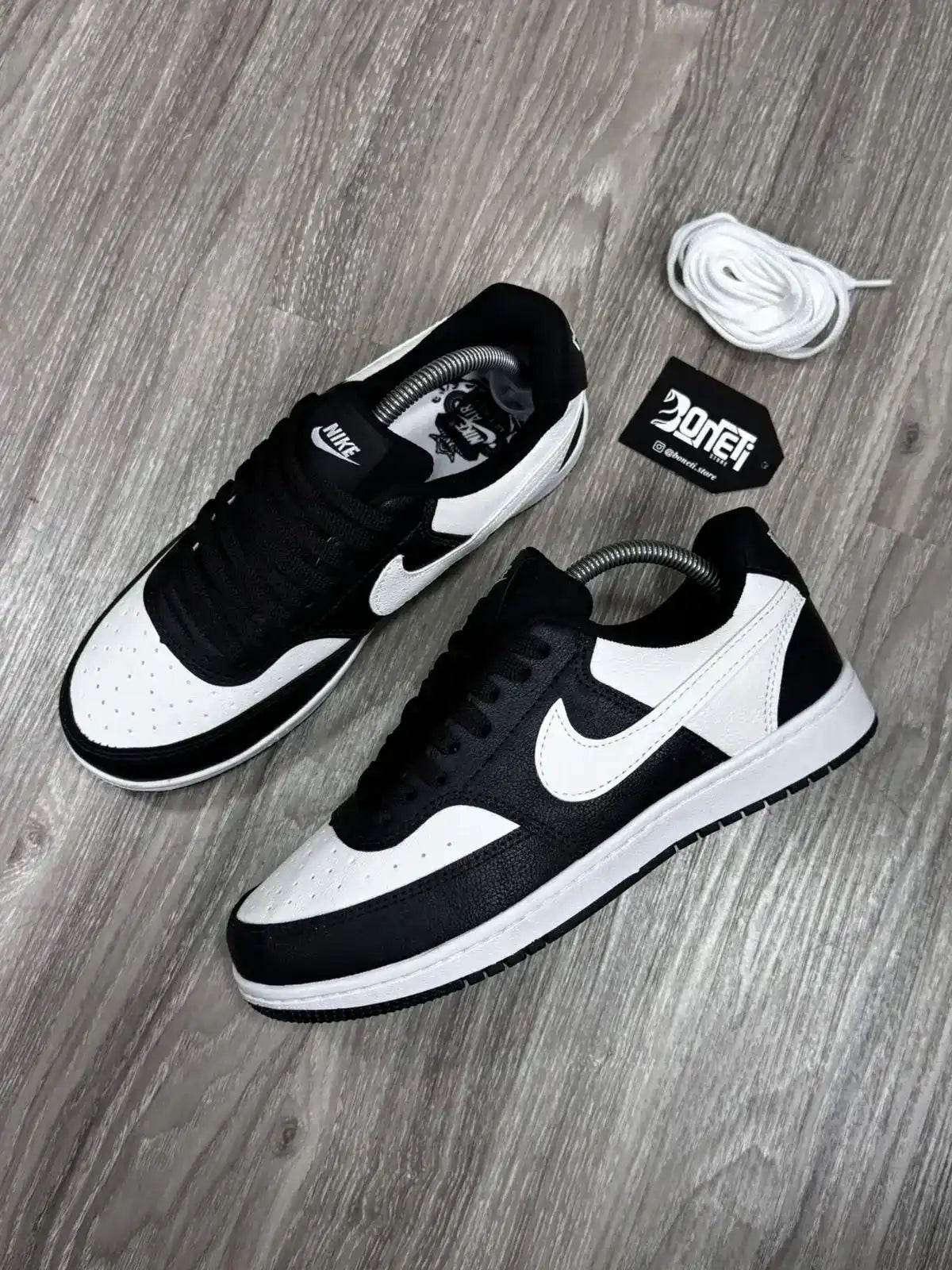 TÊNIS NK COURT VISION LOW - BLACK WHITE