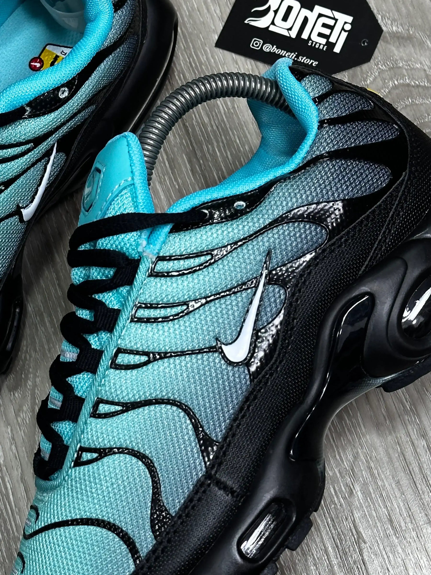 TÊNIS NK AIR MAX PLUS TN - TIFFANY