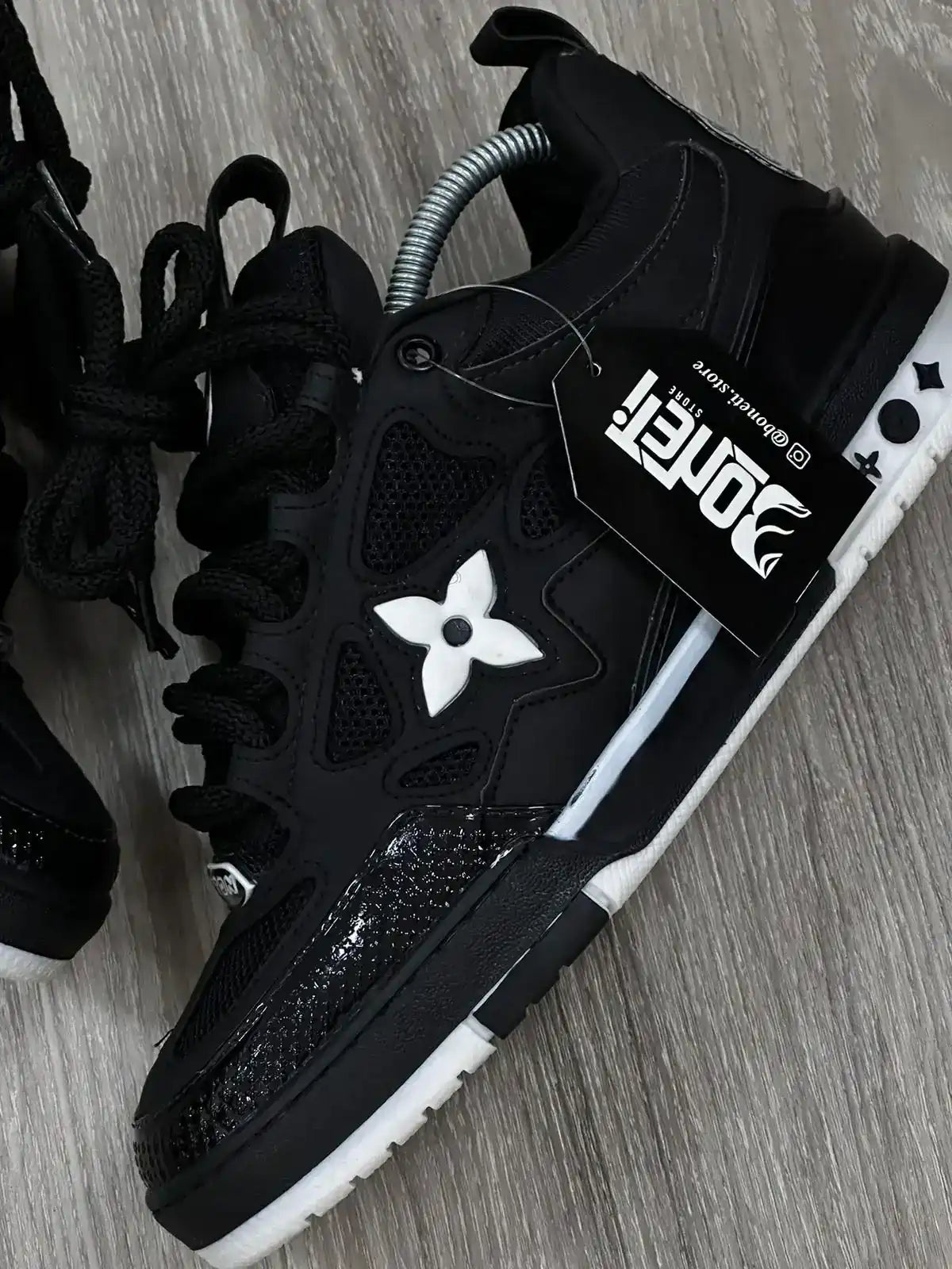 TÊNIS LV SKT - PRETO/BRANCO