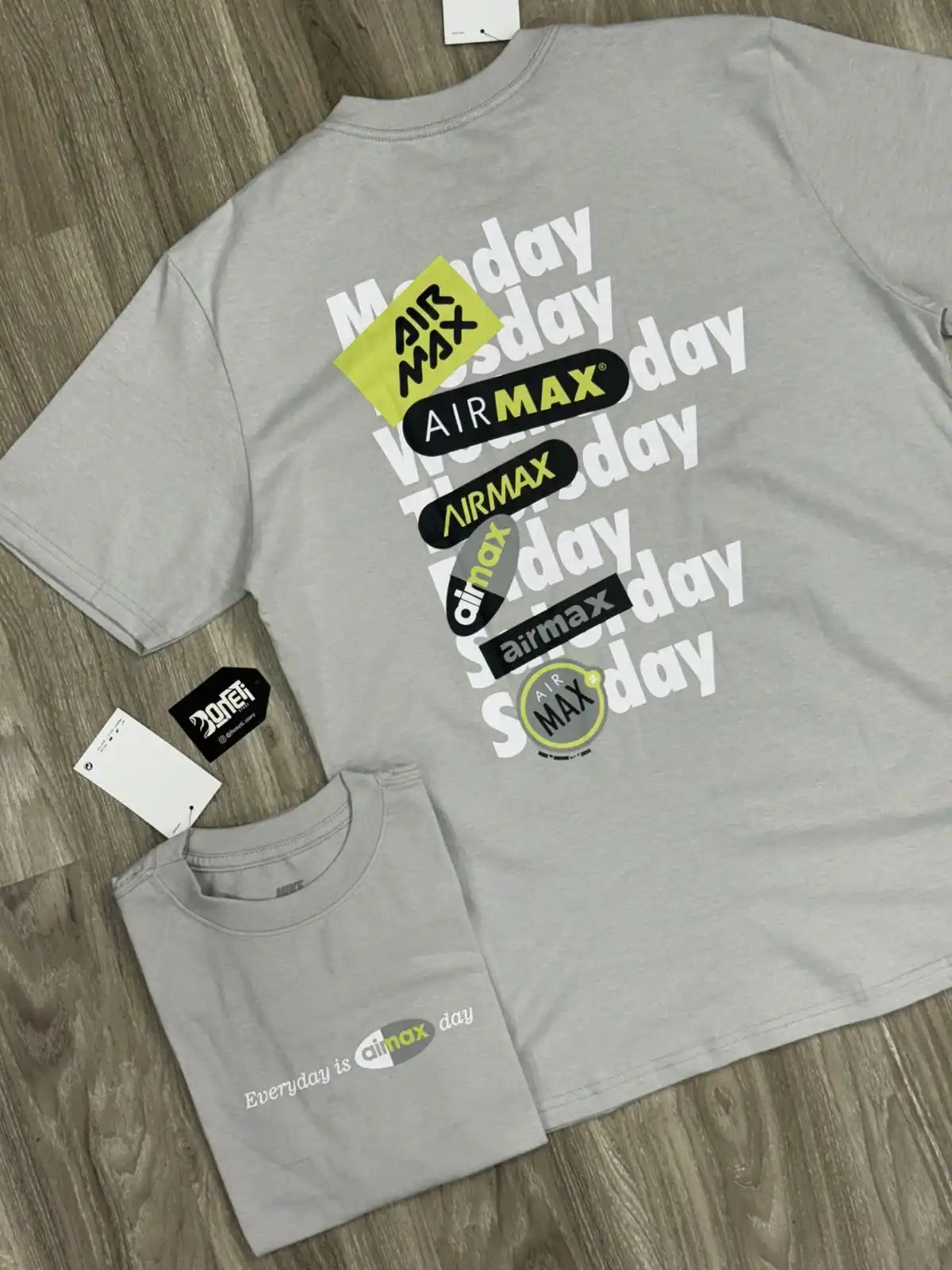 CAMISETA NK AIRMAX DAY - CINZA
