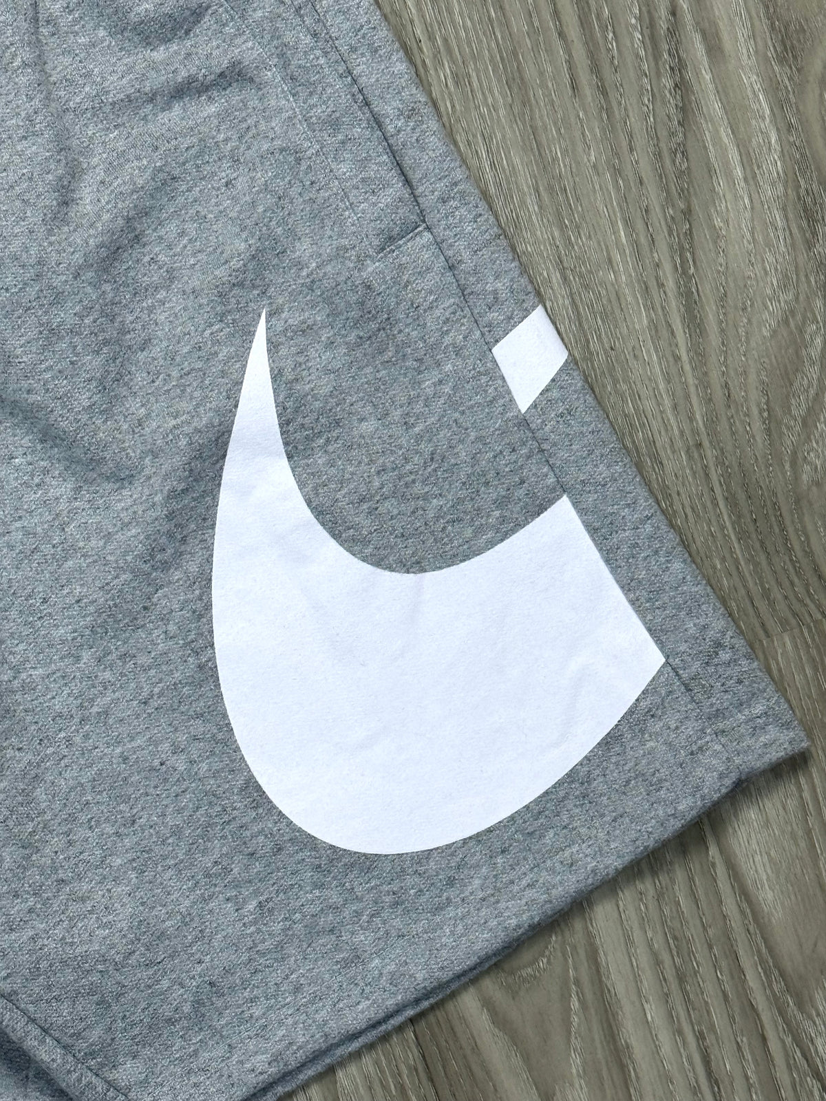 SHORTS MOLETOM NK BIG SWOOSH TM - CINZA