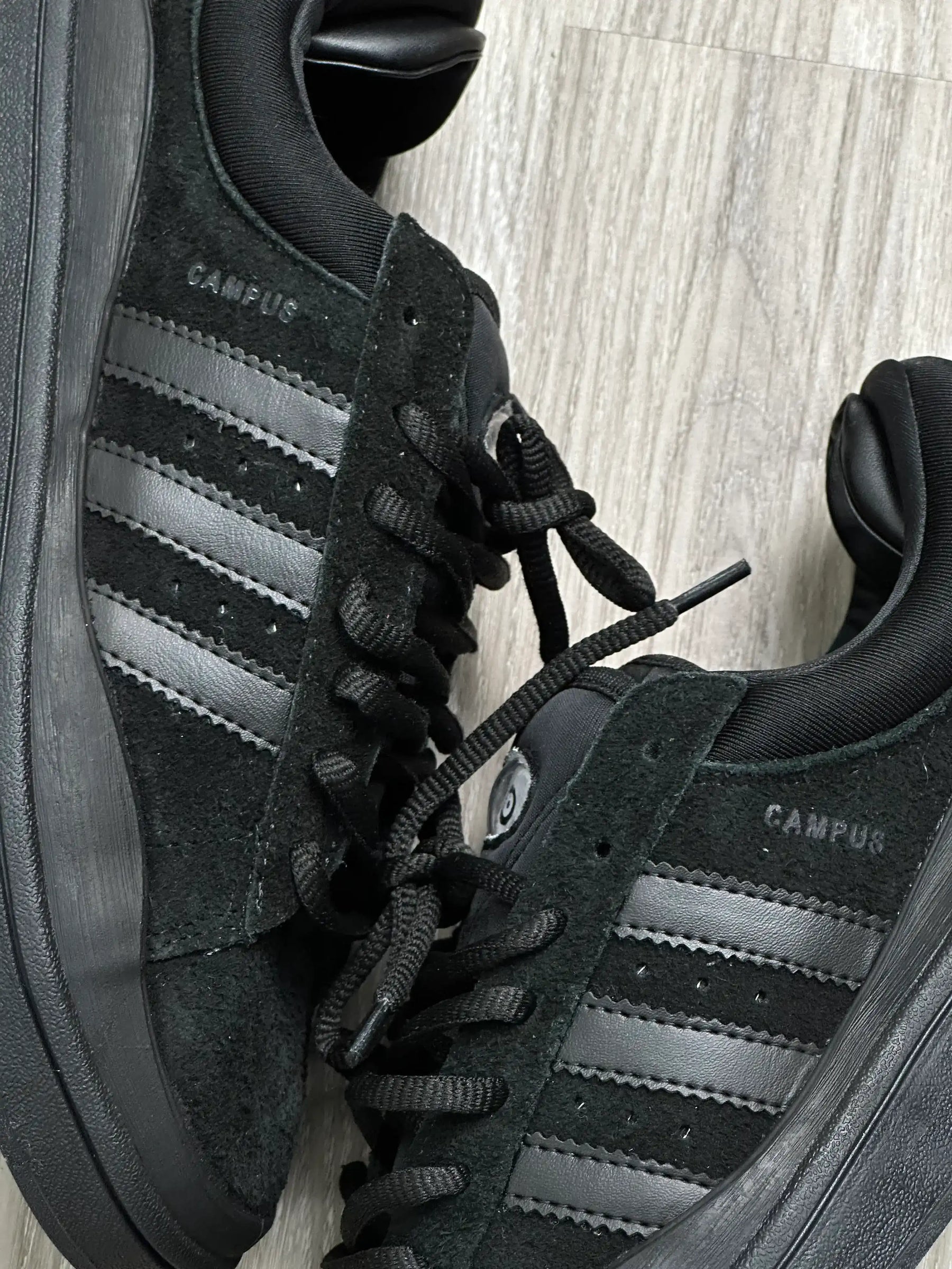 TÊNIS CAMPUS X BADBUNNY - PRETO