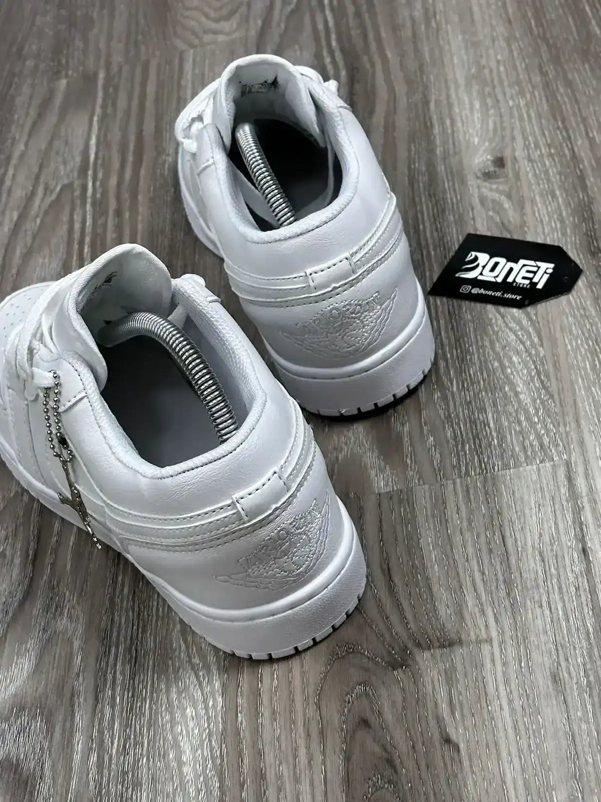 TÊNIS NK JORDAN 1 - BRANCO