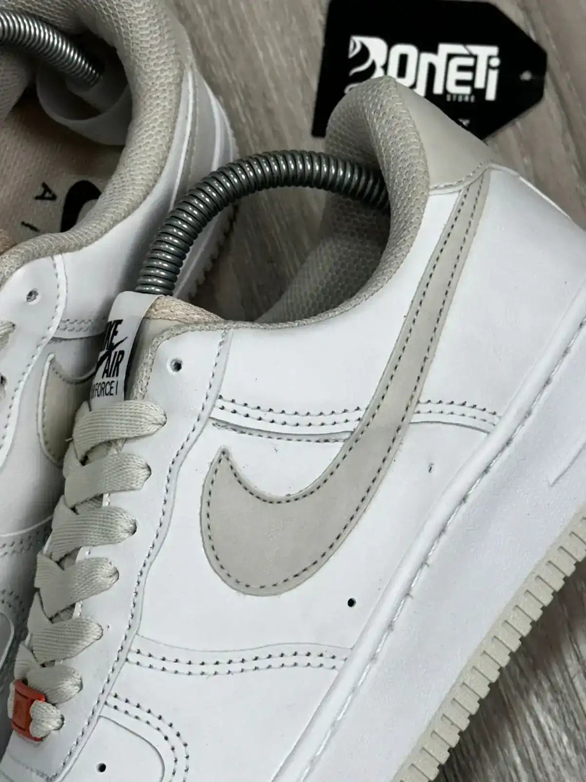 TÊNIS NK FORCE 1 - OFFWHITE E BRANCO