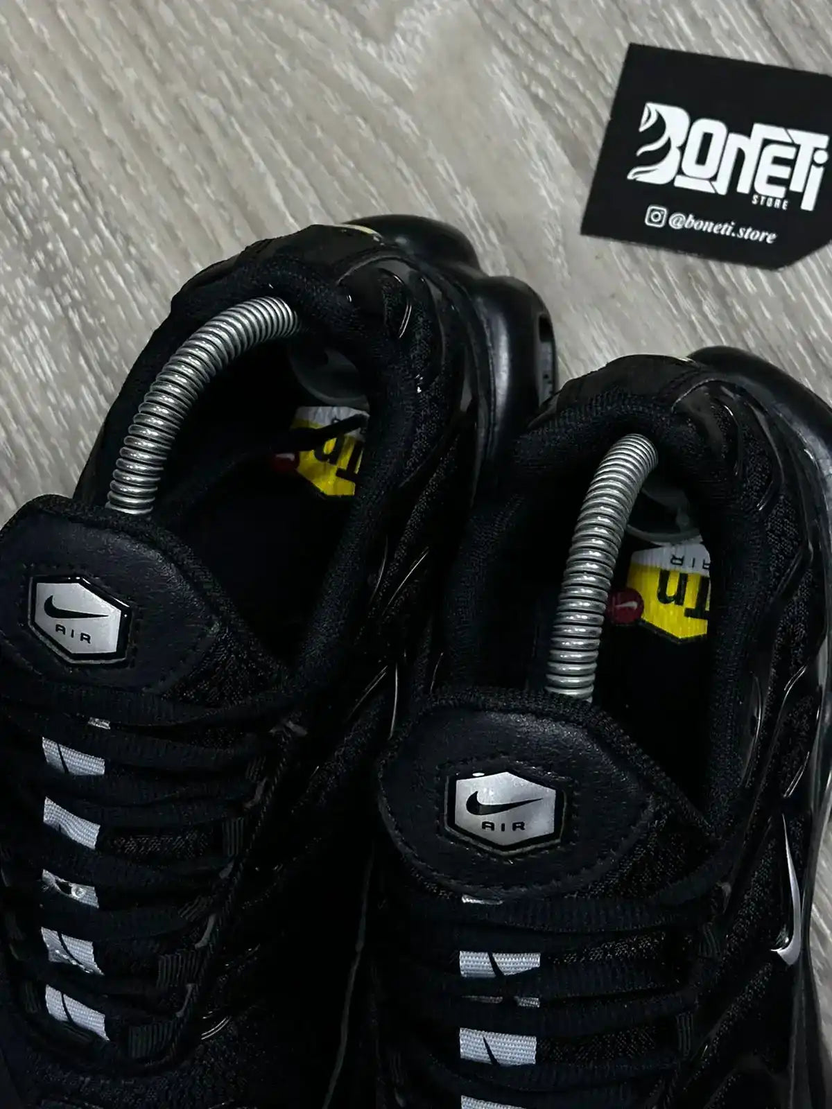 TÊNIS NK AIR MAX PLUS TN - BLACK SILVER