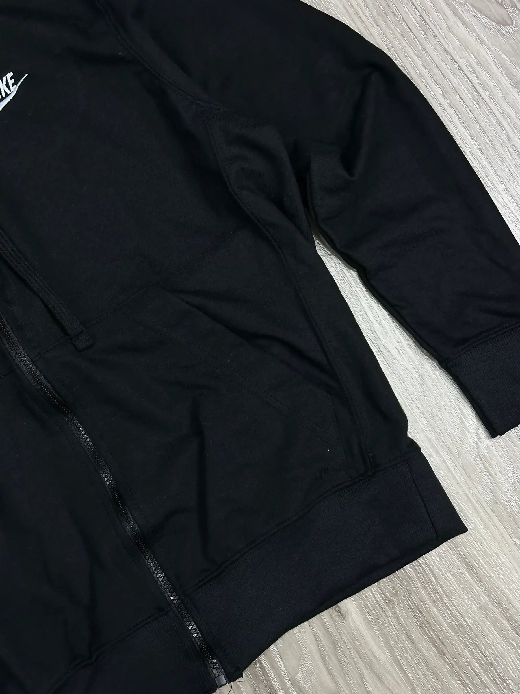 MOLETOM C/ ZÍPER NK CLUB - PRETO