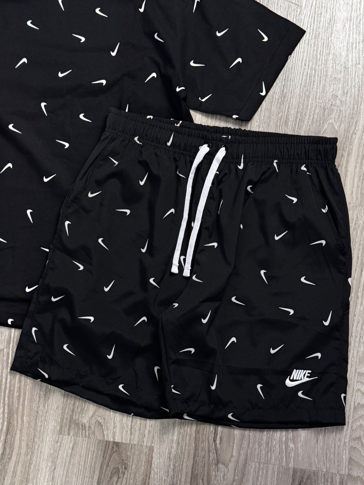 CONJUNTO NK SUMMER RAIN SWOOSH - PRETO