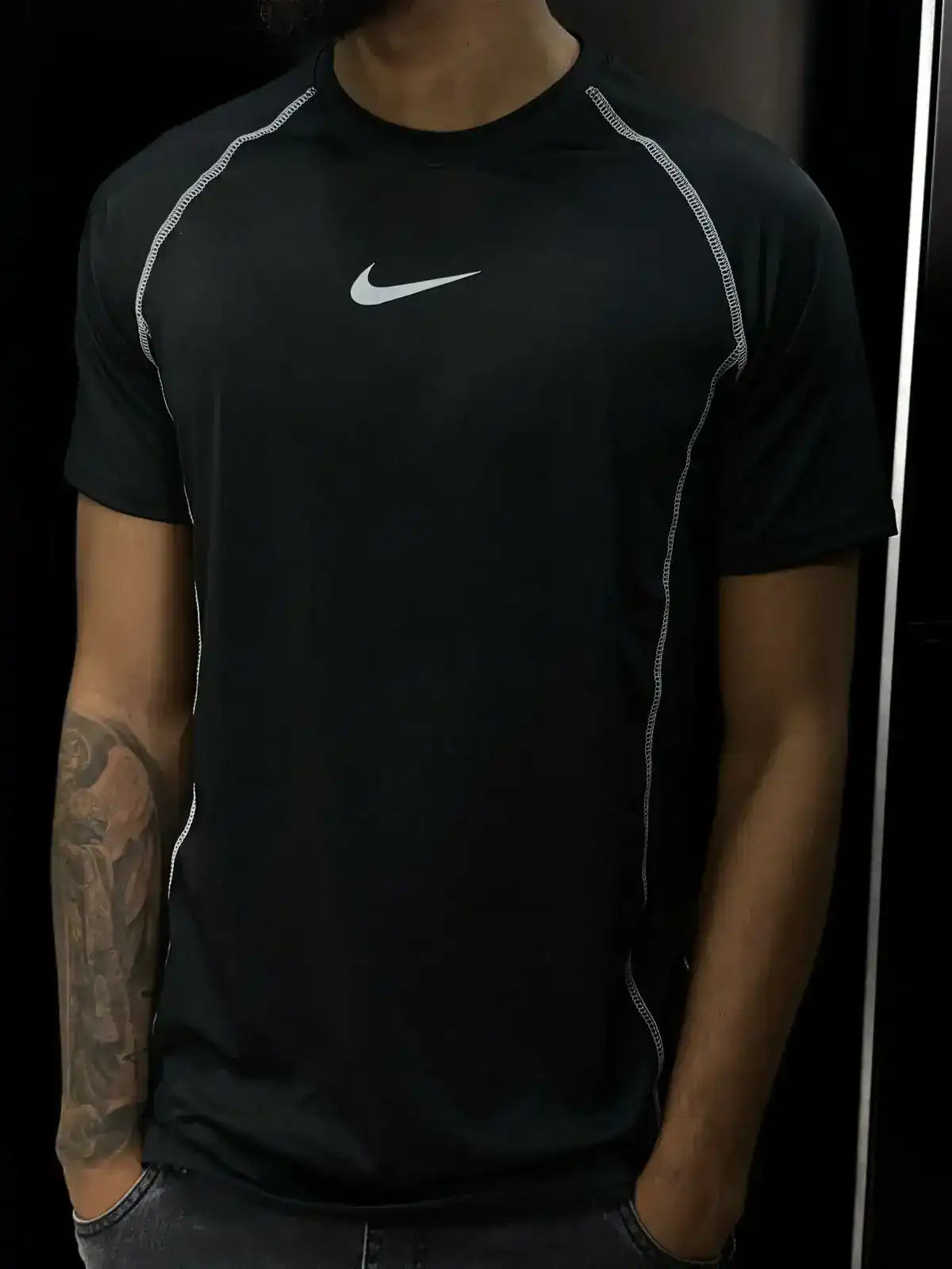 CAMISETA NK DRI-FIT SPORTSWEAR - PRETA