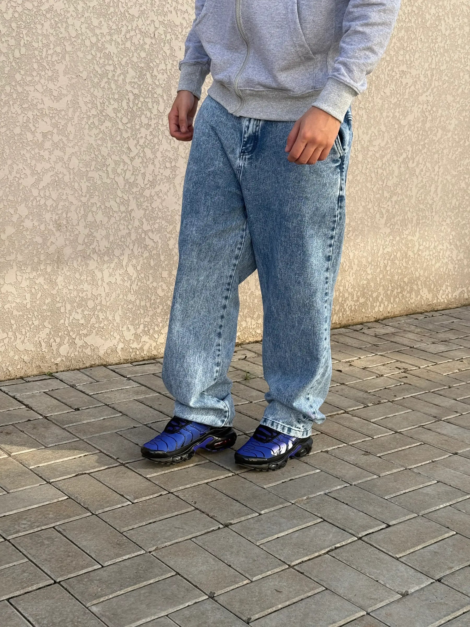 CALÇA JEANS CLARA CORTE RETO LISA