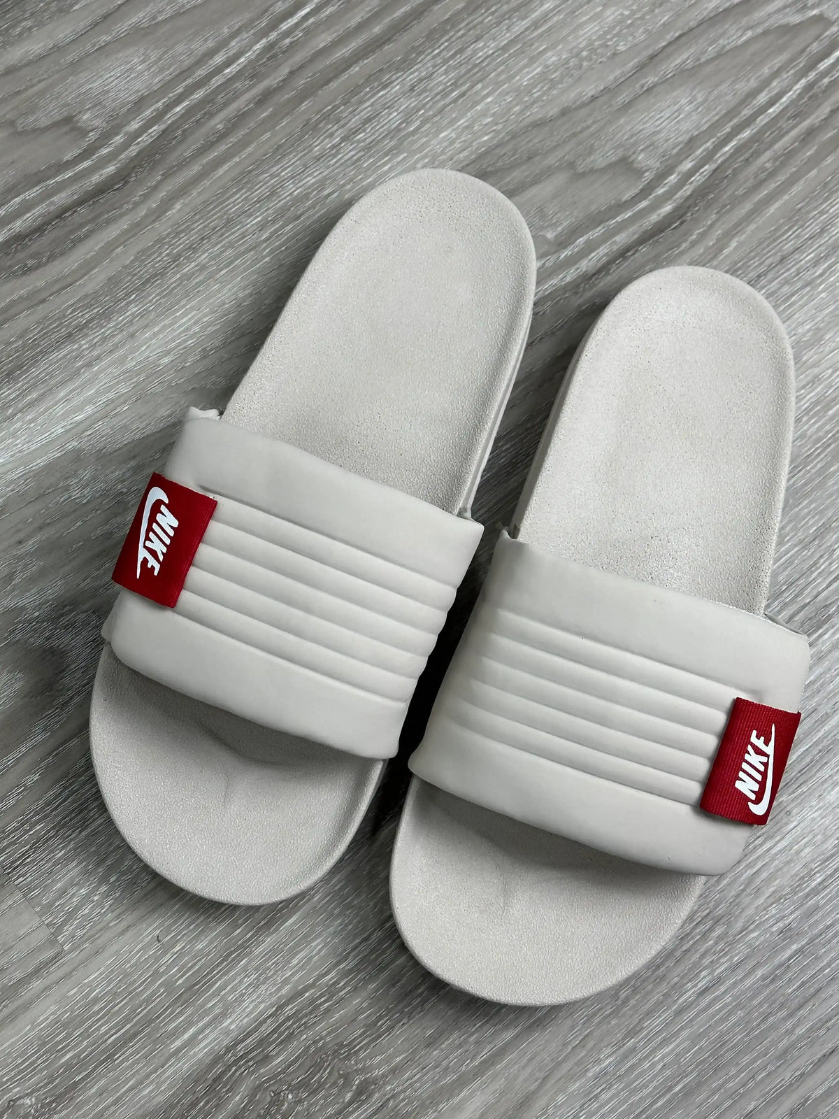 CHINELO SLIDE NK OFFCOURT - CREME