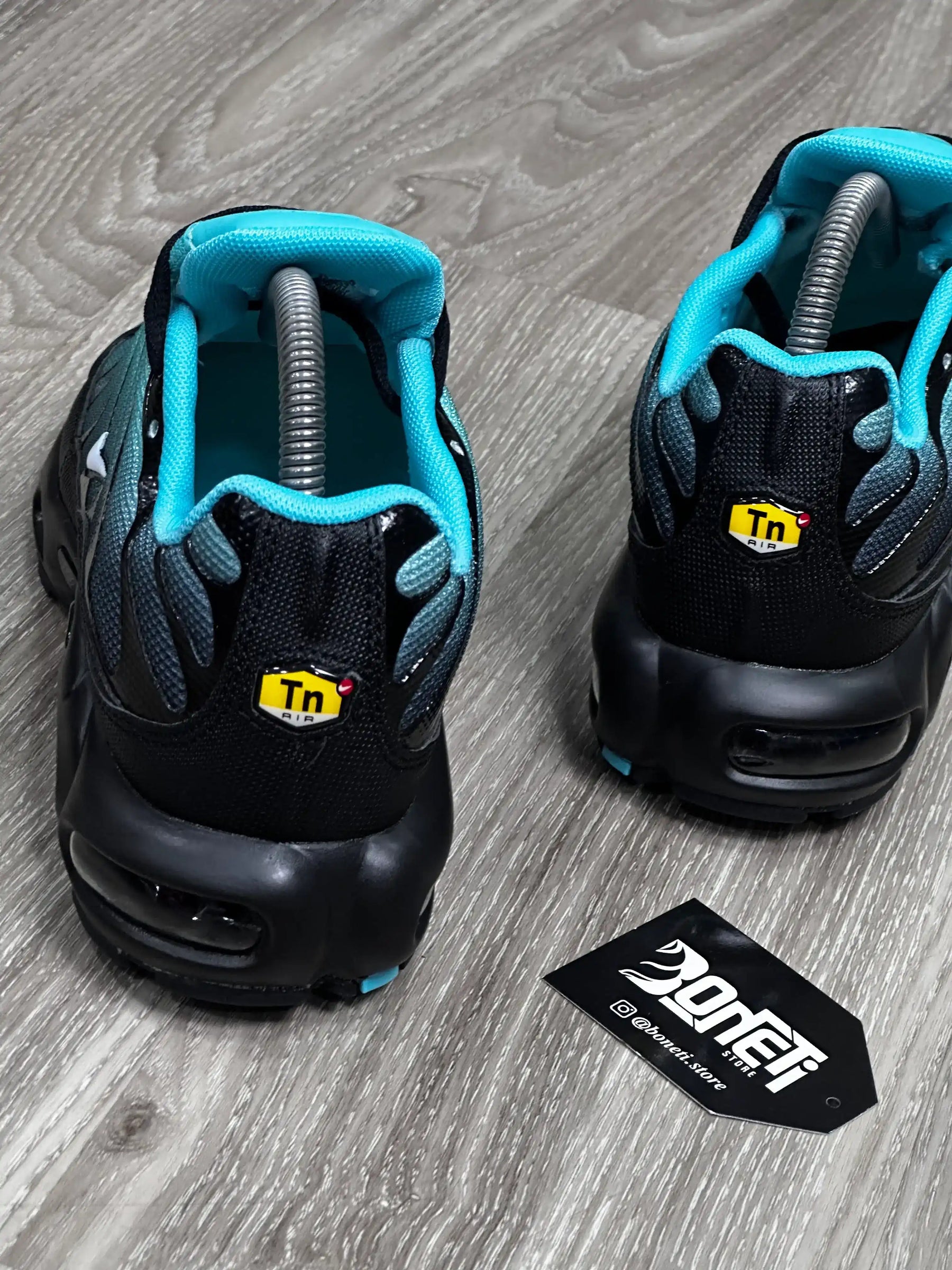 TÊNIS NK AIR MAX PLUS TN - TIFFANY