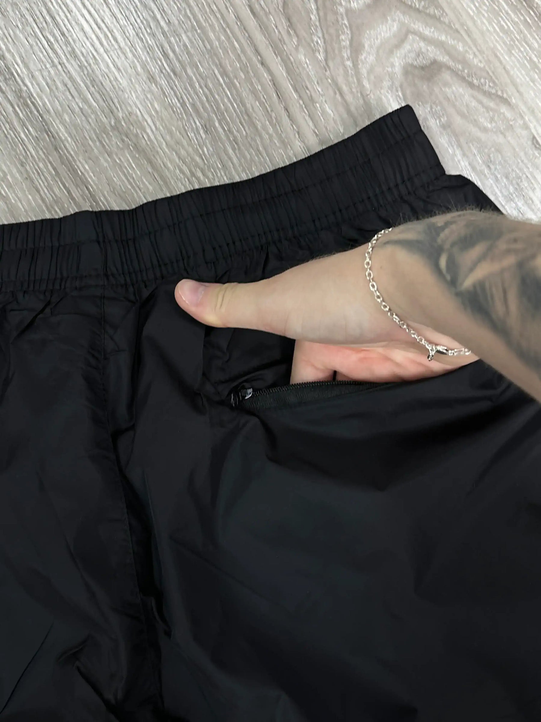 CALÇA NK TACTEL IMPERMEÁVEL BIG SWOOSH - PRETA