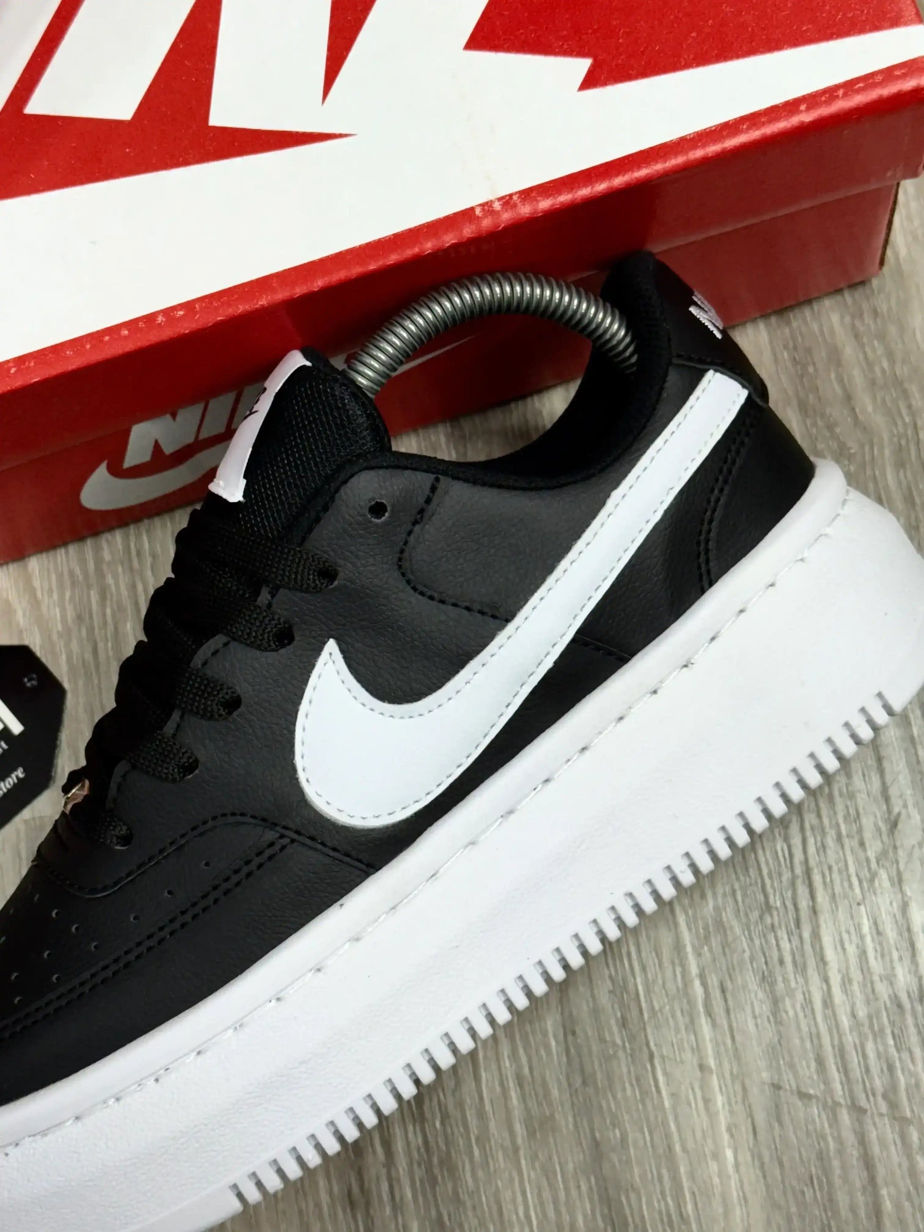 TÊNIS NK COURT VISION - PRETO