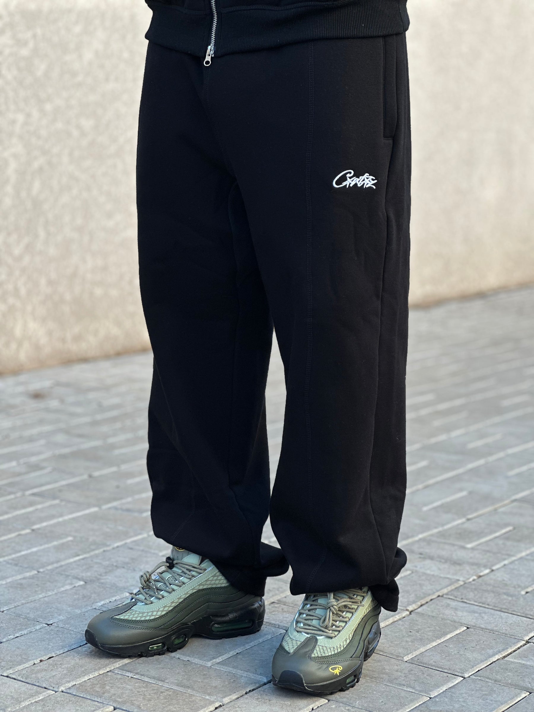 CONJUNTO MOLETOM CORTEIZ - PRETO