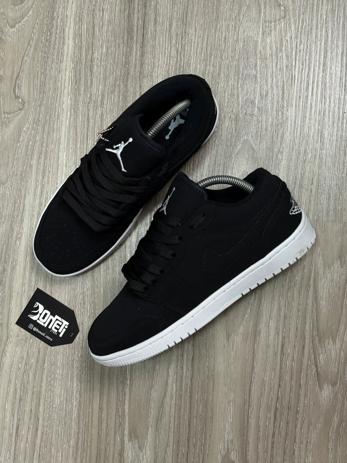 TÊNIS NK JORDAN 1 - PRETO NOBUCK