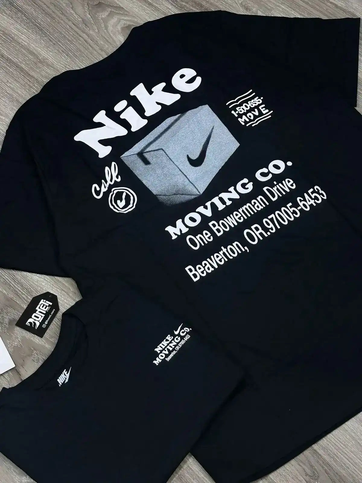 CAMISETA NK MOVING CO - PRETA