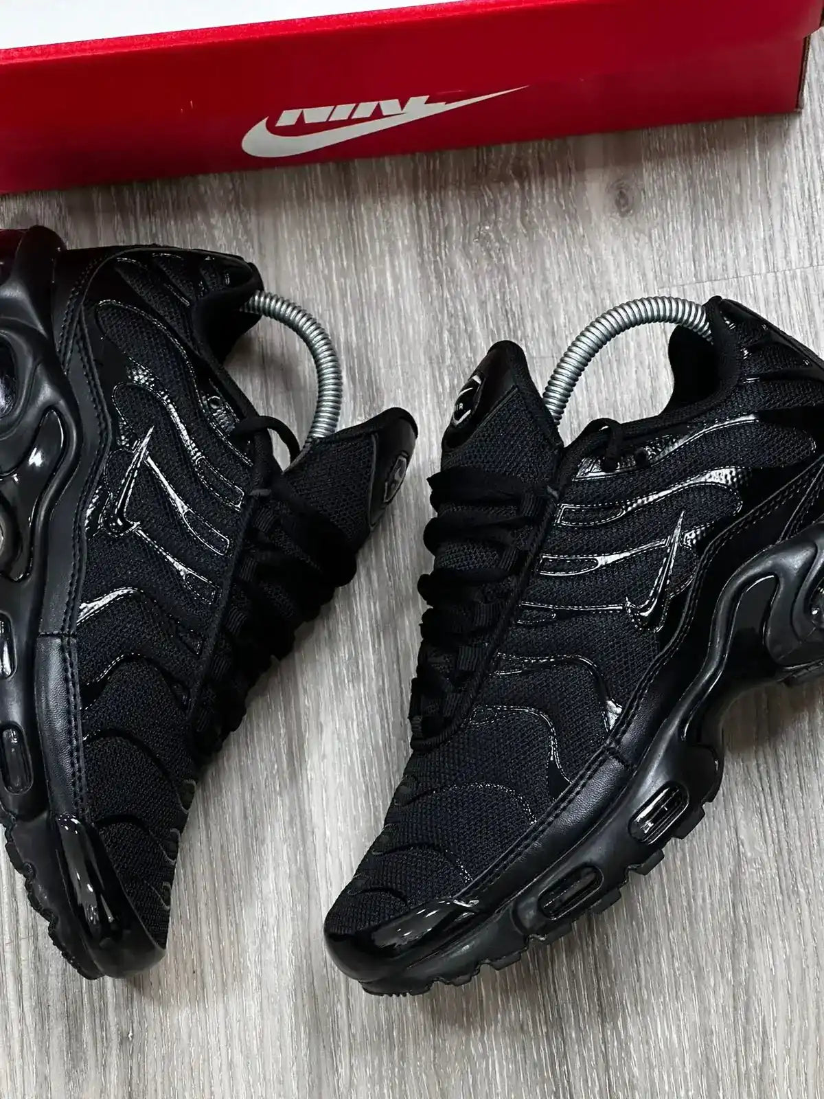 TÊNIS NK AIR MAX PLUS TN - PRETO