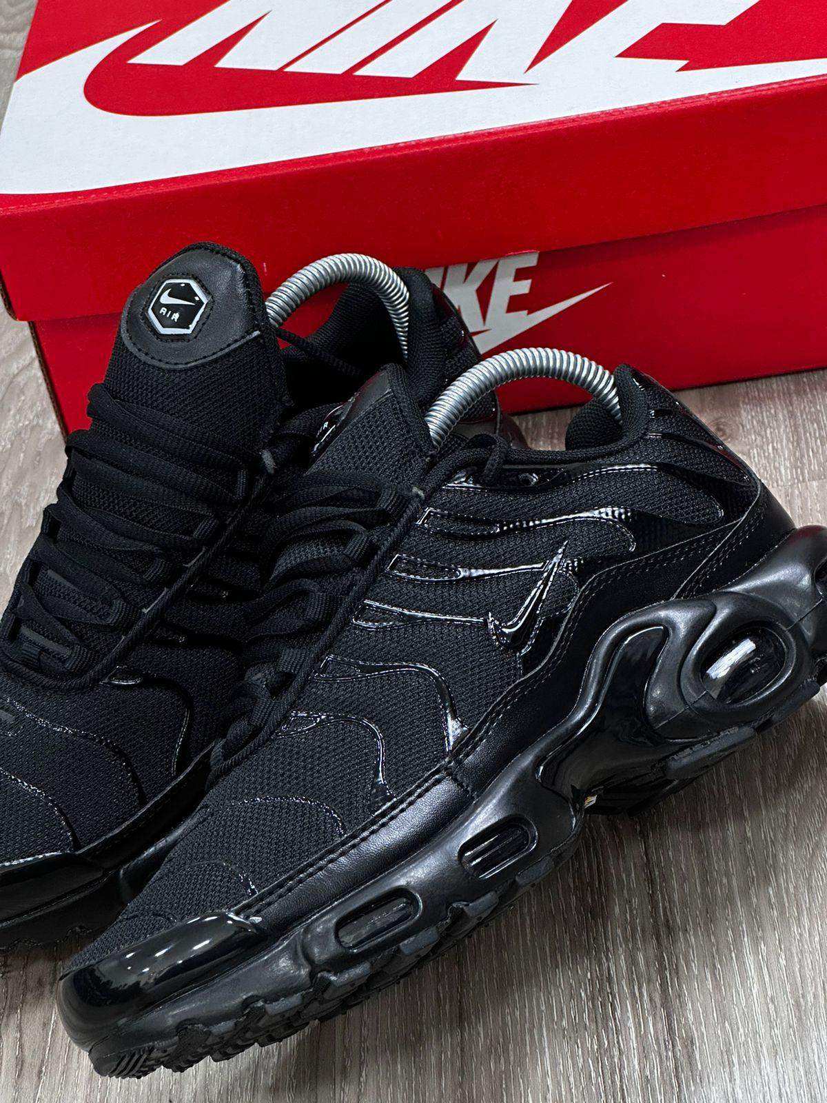 TÊNIS NK AIR MAX PLUS TN - PRETO