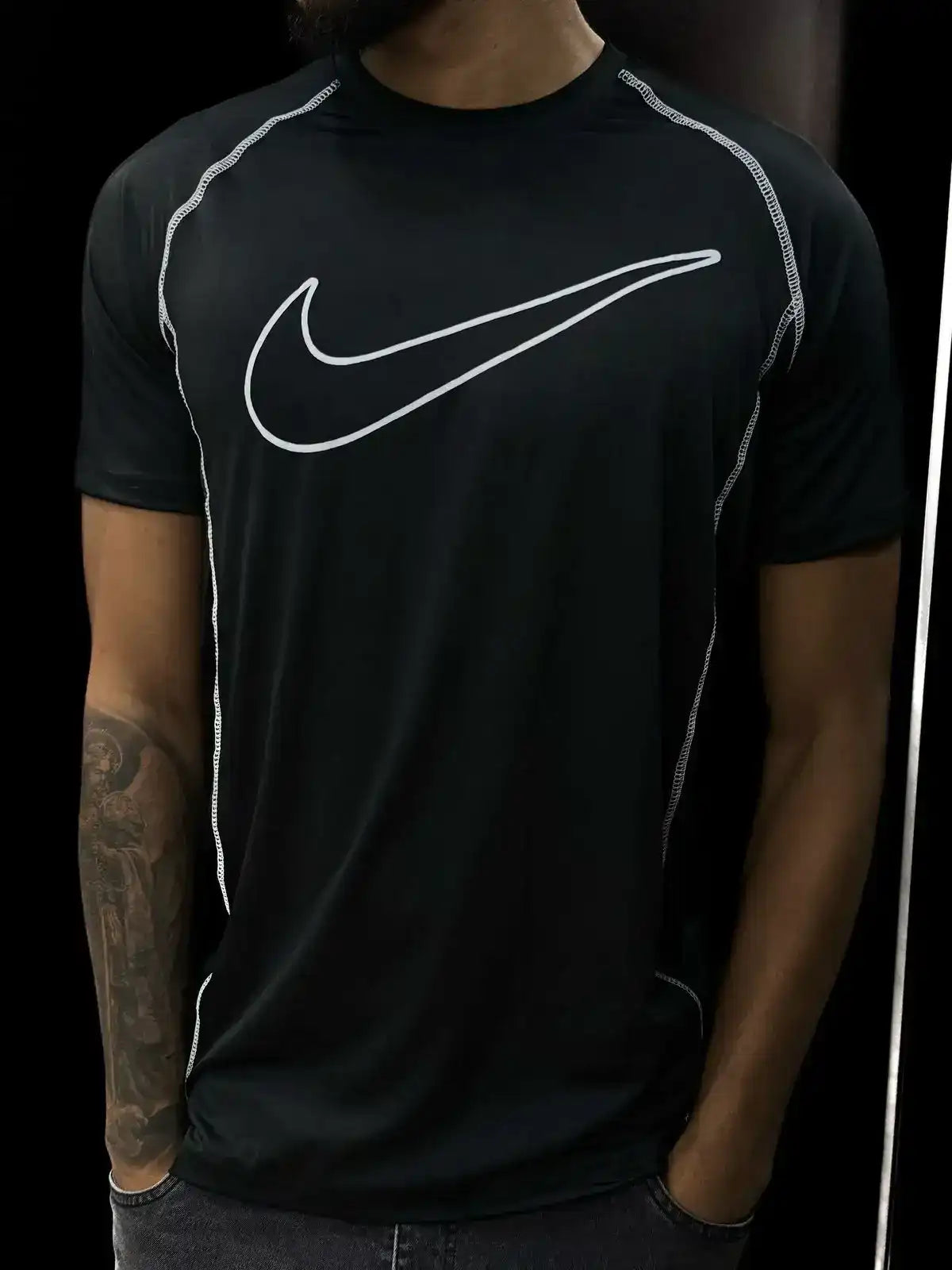CAMISETA NK DRI-FIT SWOOSH VAZADO - PRETO