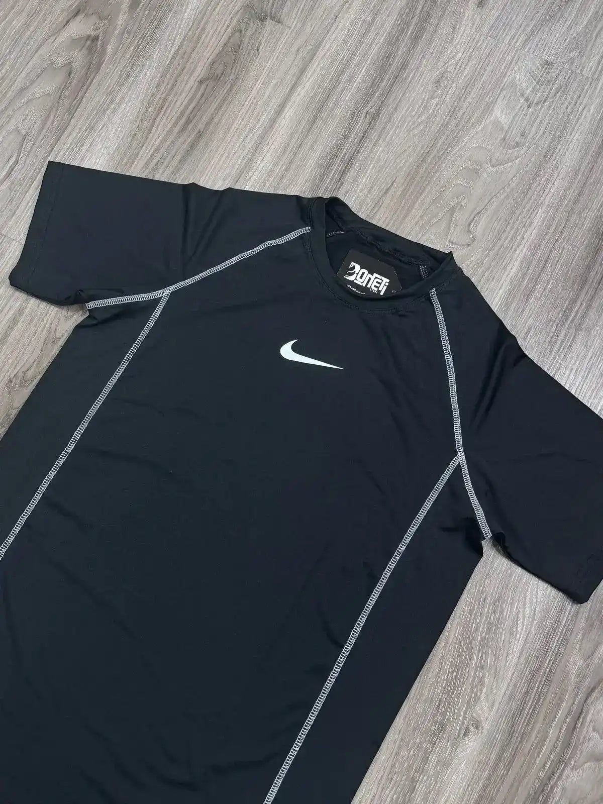 CAMISETA NK DRI-FIT SPORTSWEAR - PRETA