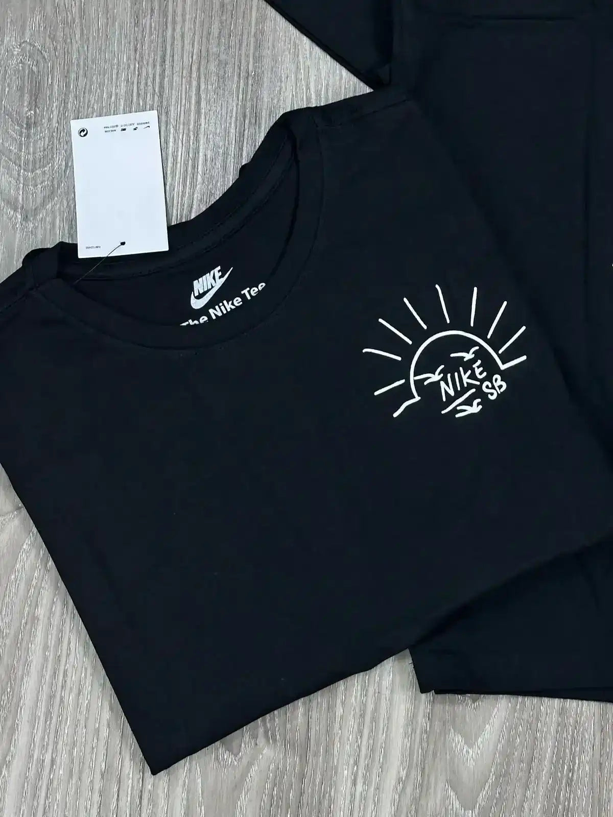 CAMISETA NK SB SUNSET - PRETA