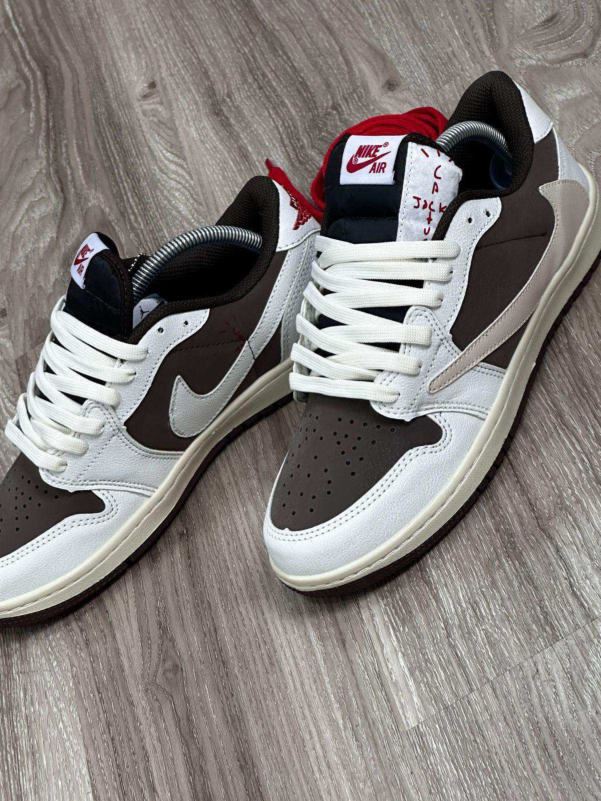 TÊNIS NIKE JORDAN 1 X TRAVIS REVERSE MOCHA