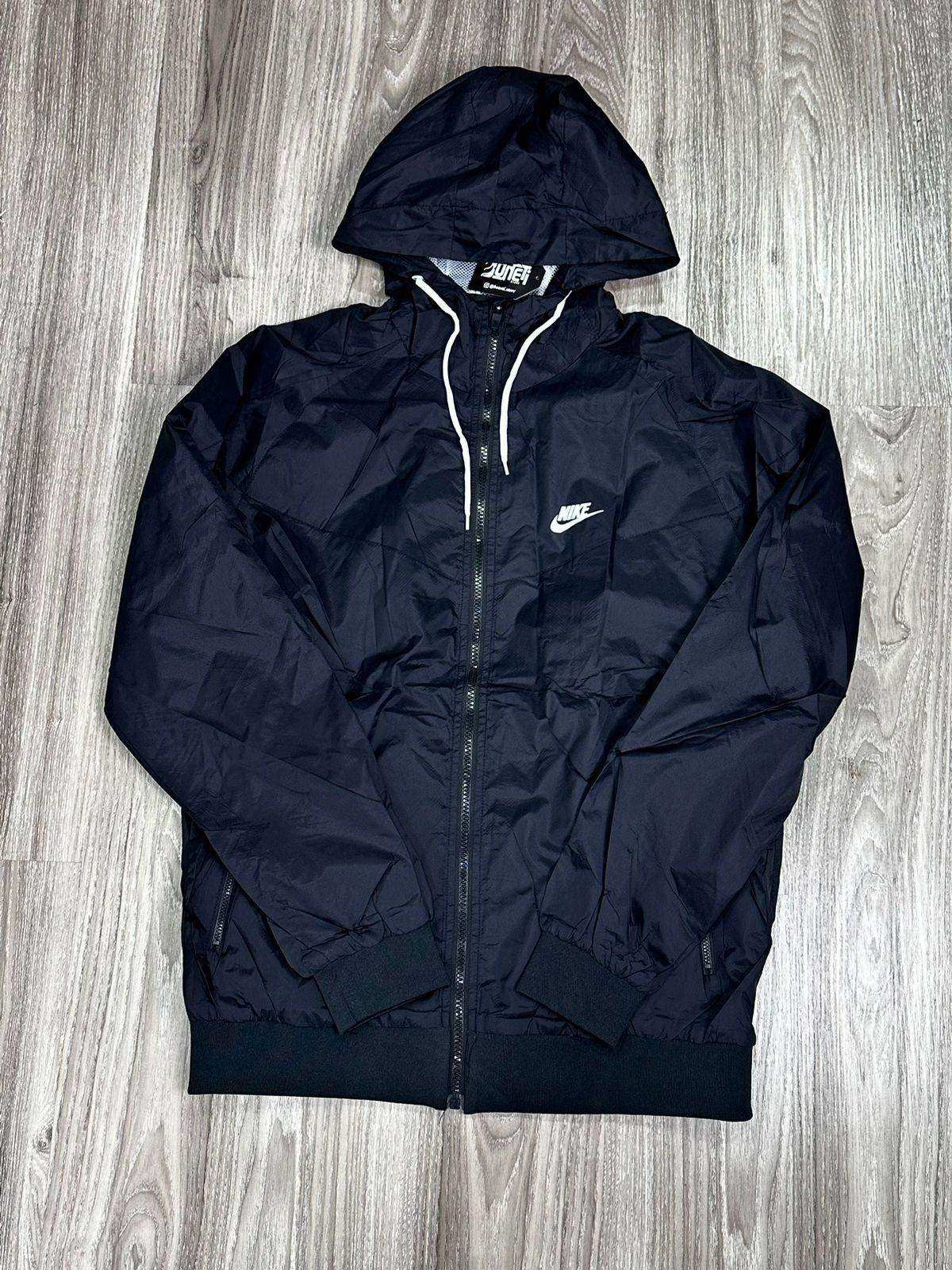 CORTA VENTO NK WINDRUNNER - PRETO