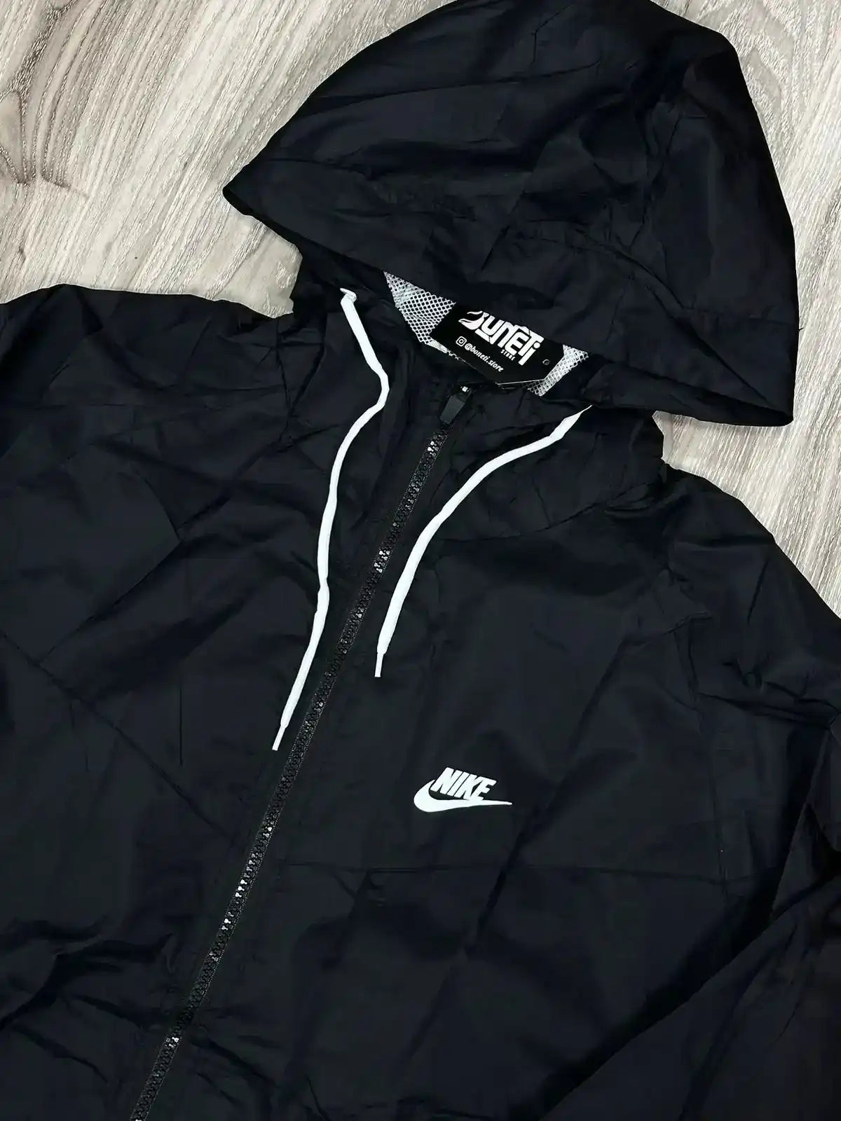 CORTA VENTO NK WINDRUNNER - PRETO